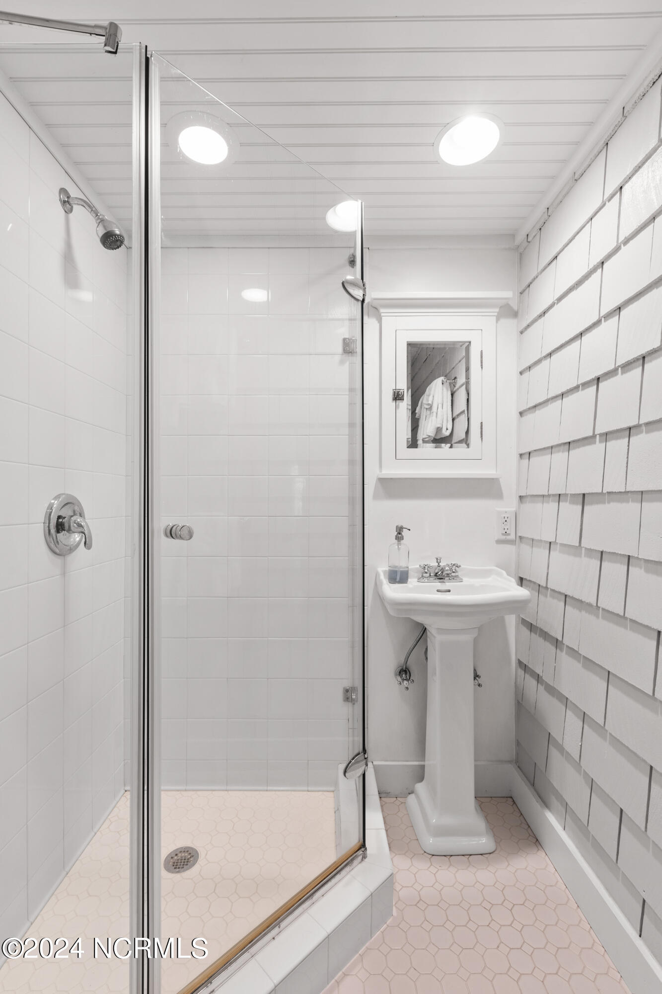 100468514 | Photo 35