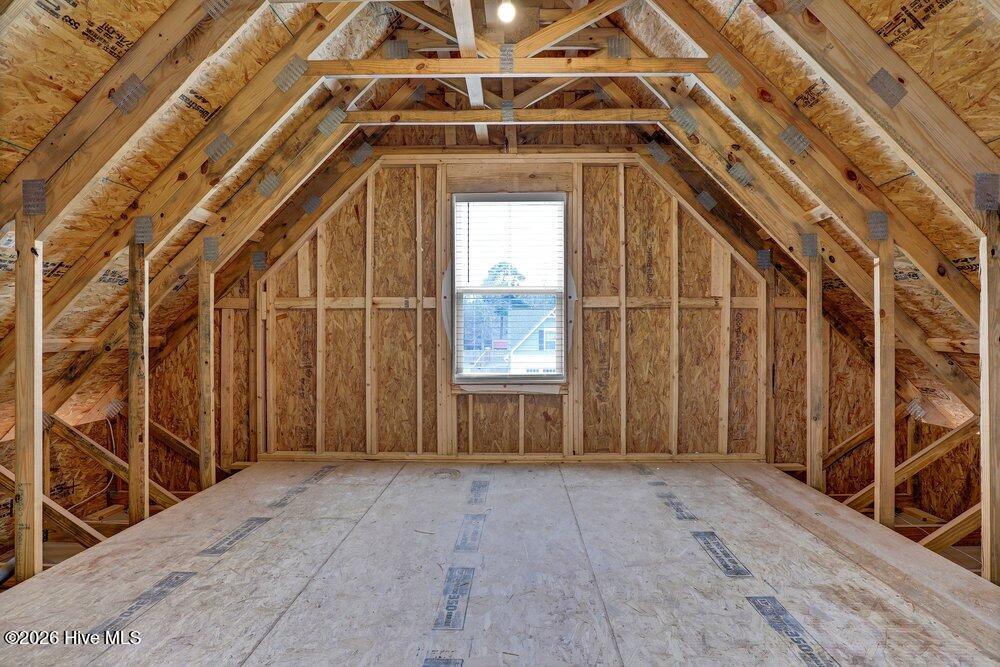 100558319 | Photo 27