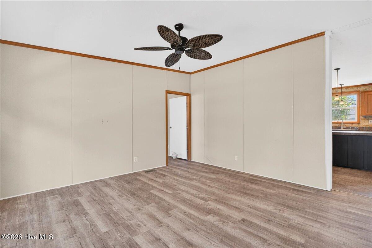 100553428 | Photo 13