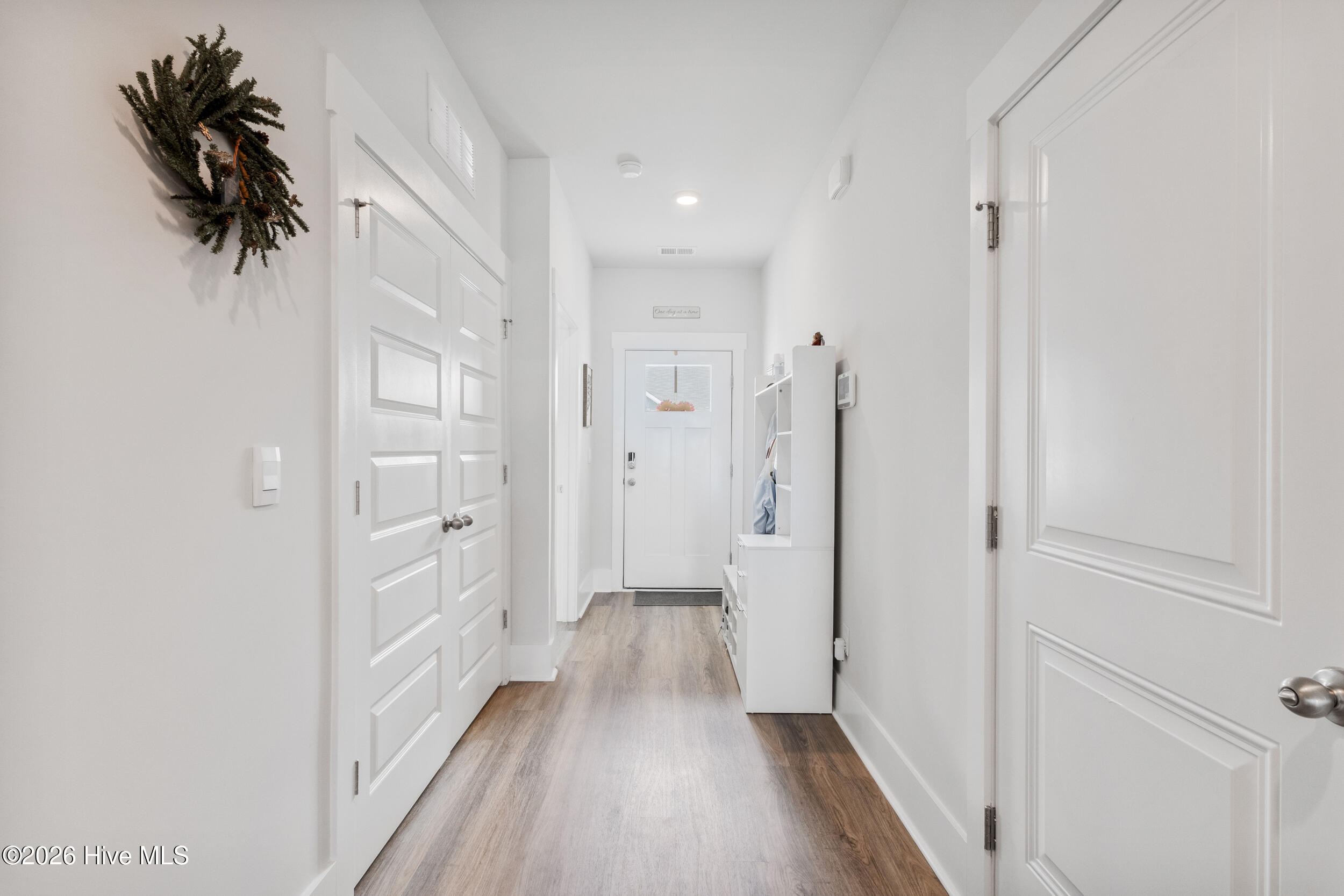 100561359 | Photo 15