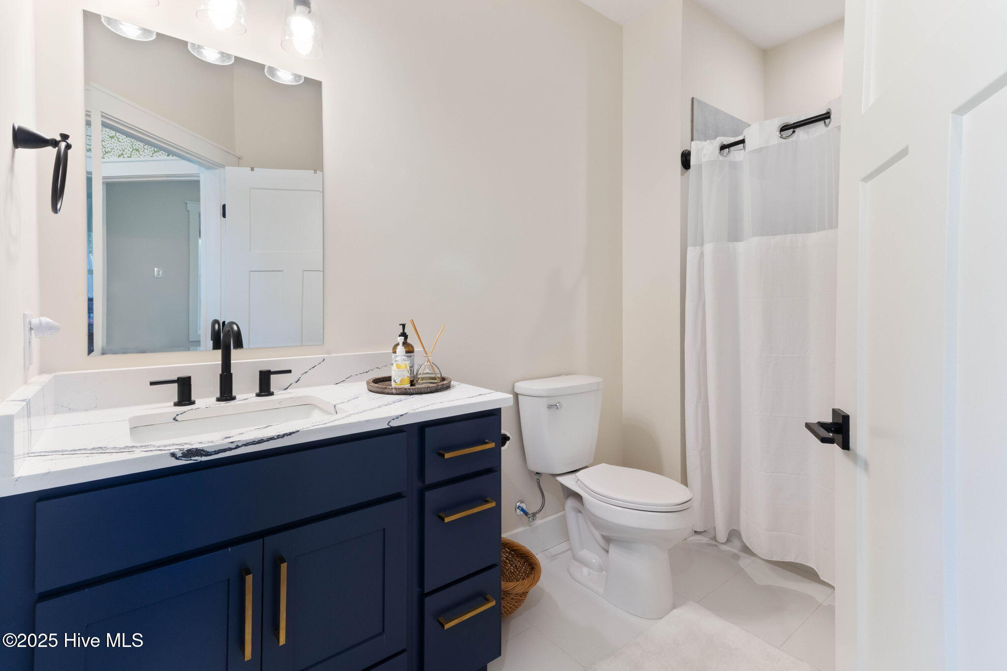 100525541 | Photo 13