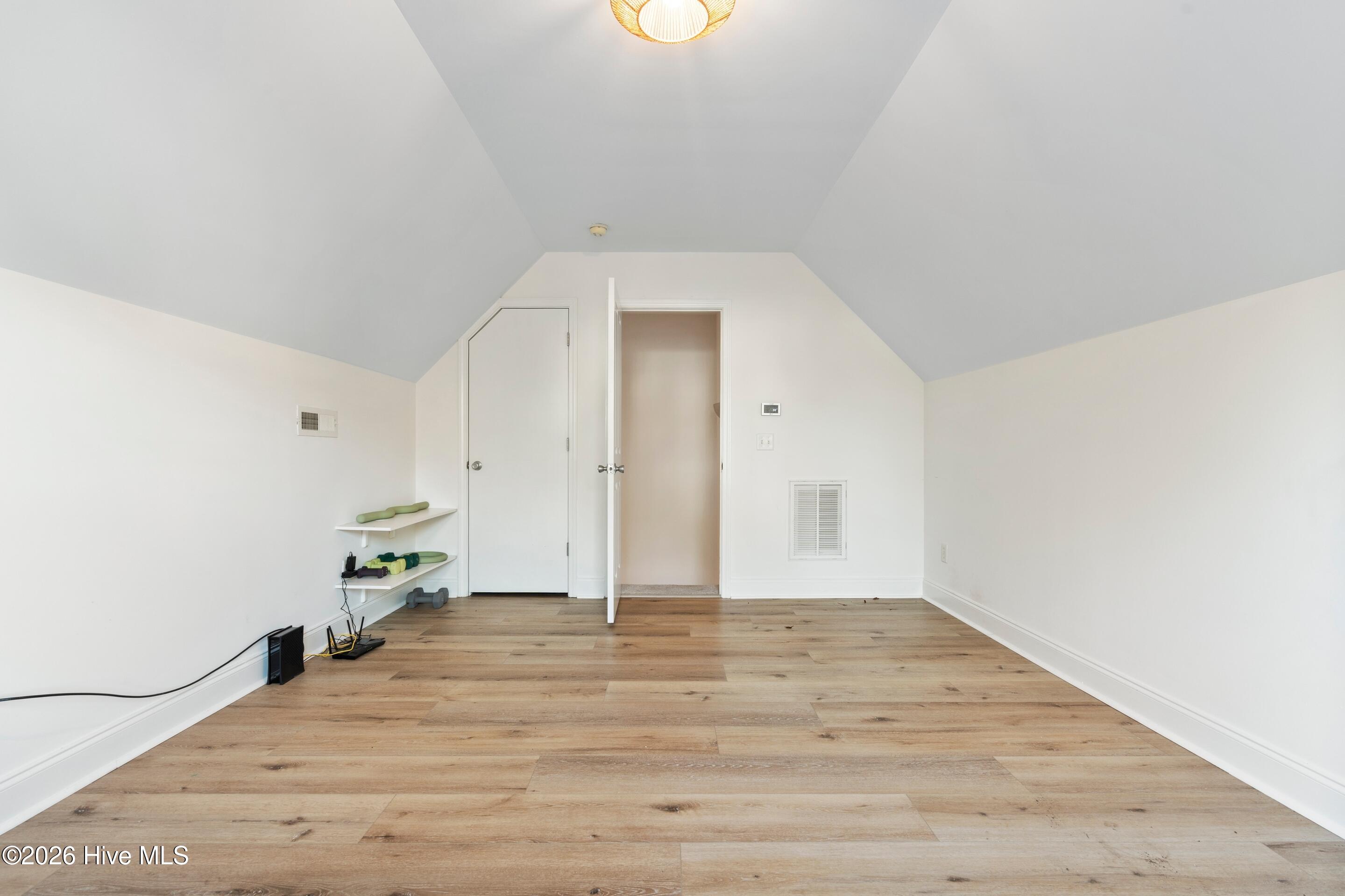 100549655 | Photo 42