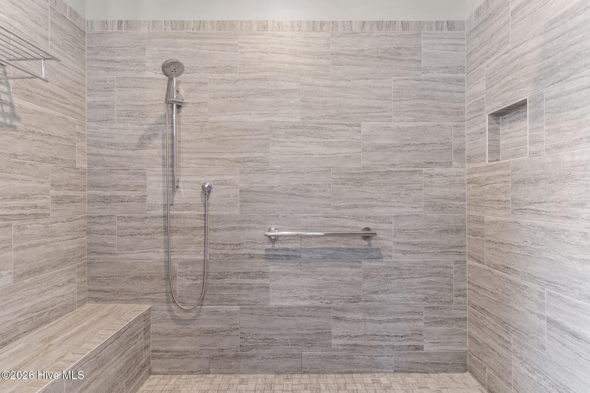 100568517 | Photo 28