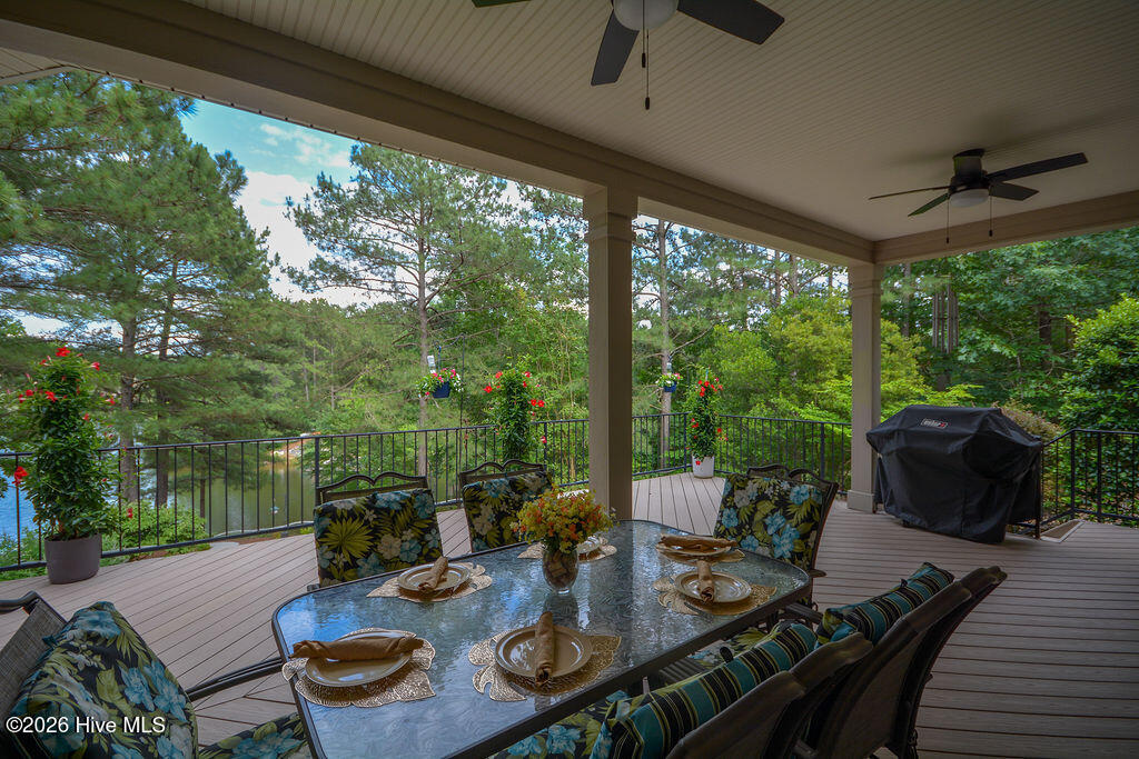 Covered Deck for all year dining