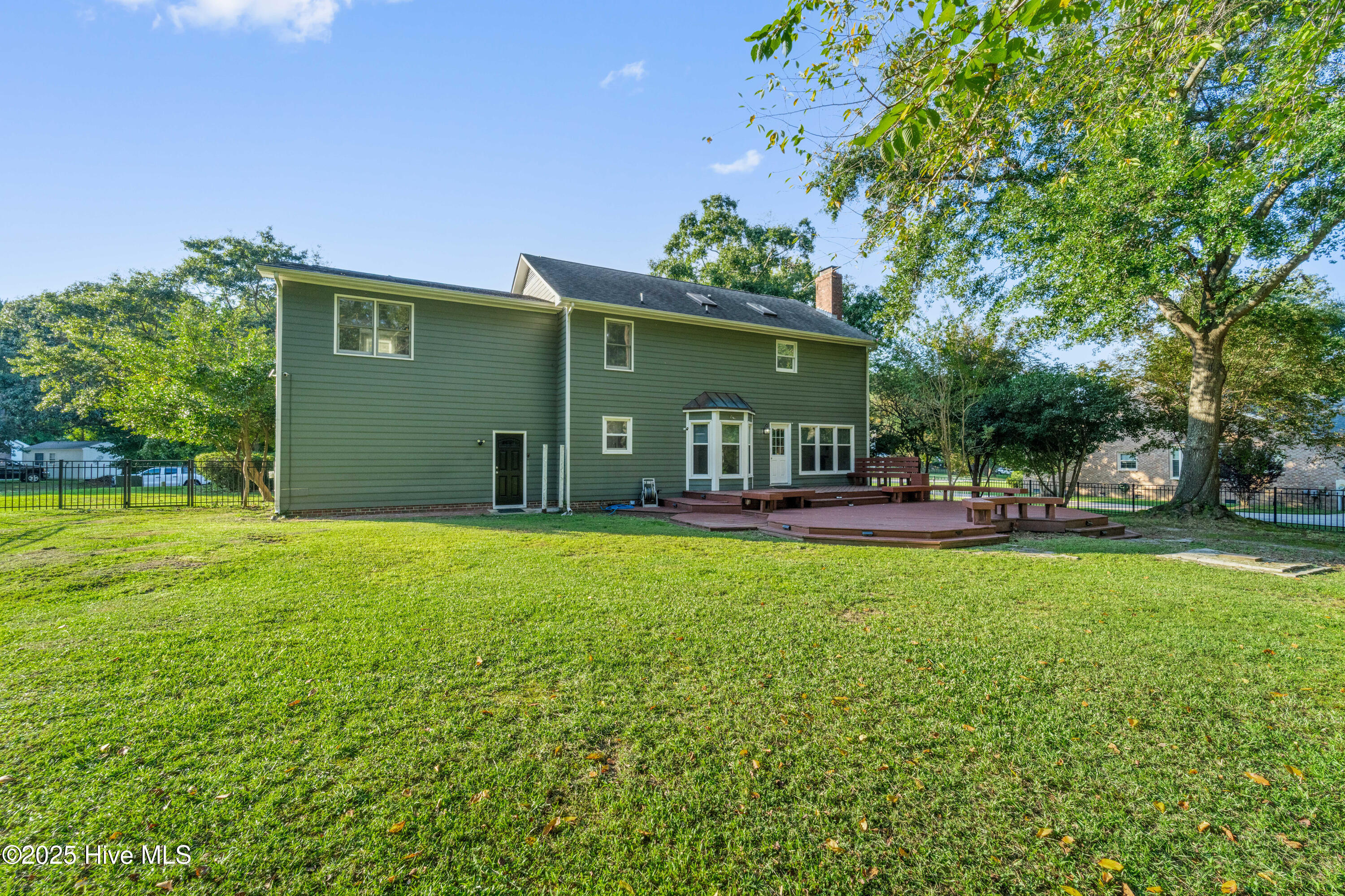 100527968 | Photo 49