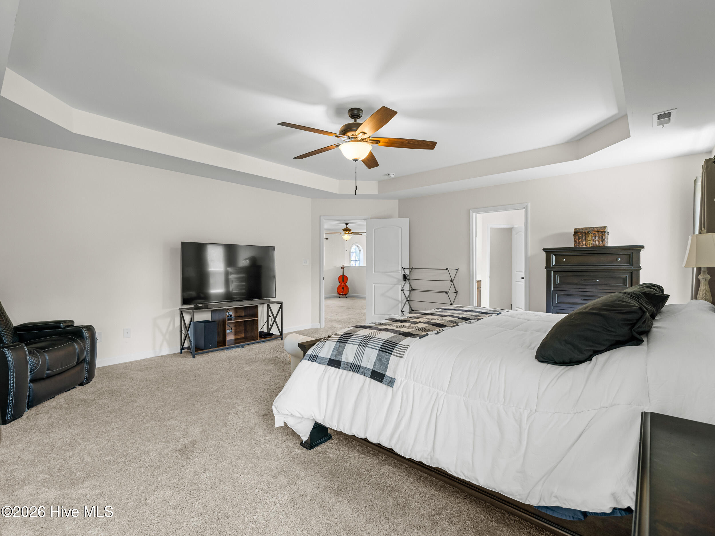 100570237 | Photo 52