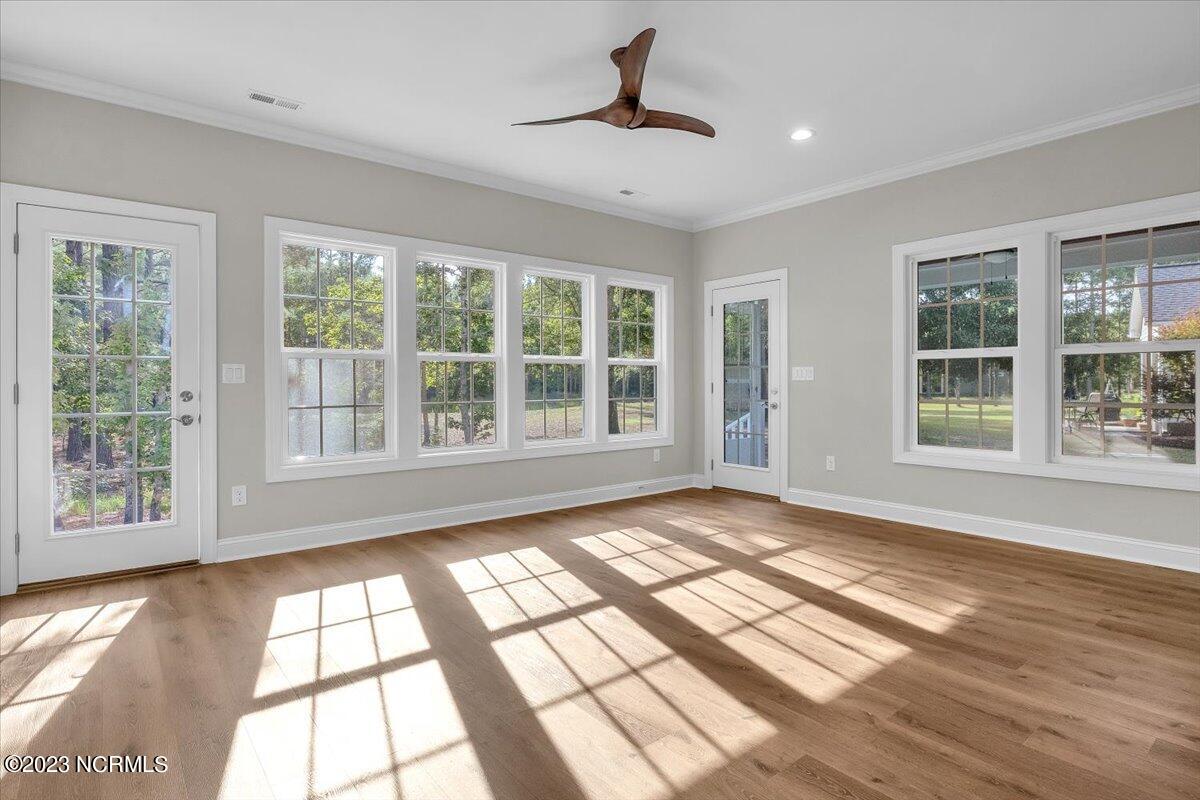 100524155 | Photo 32