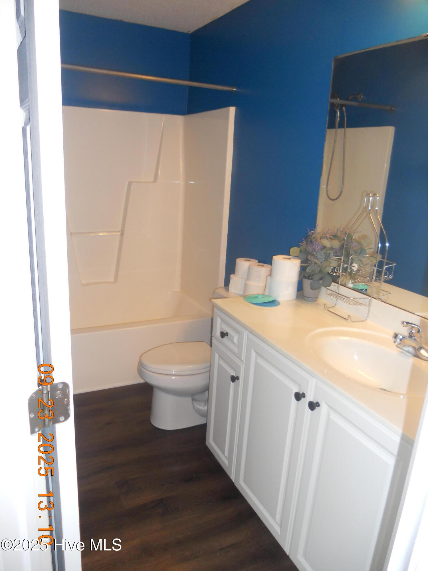 100532351 | Photo 35