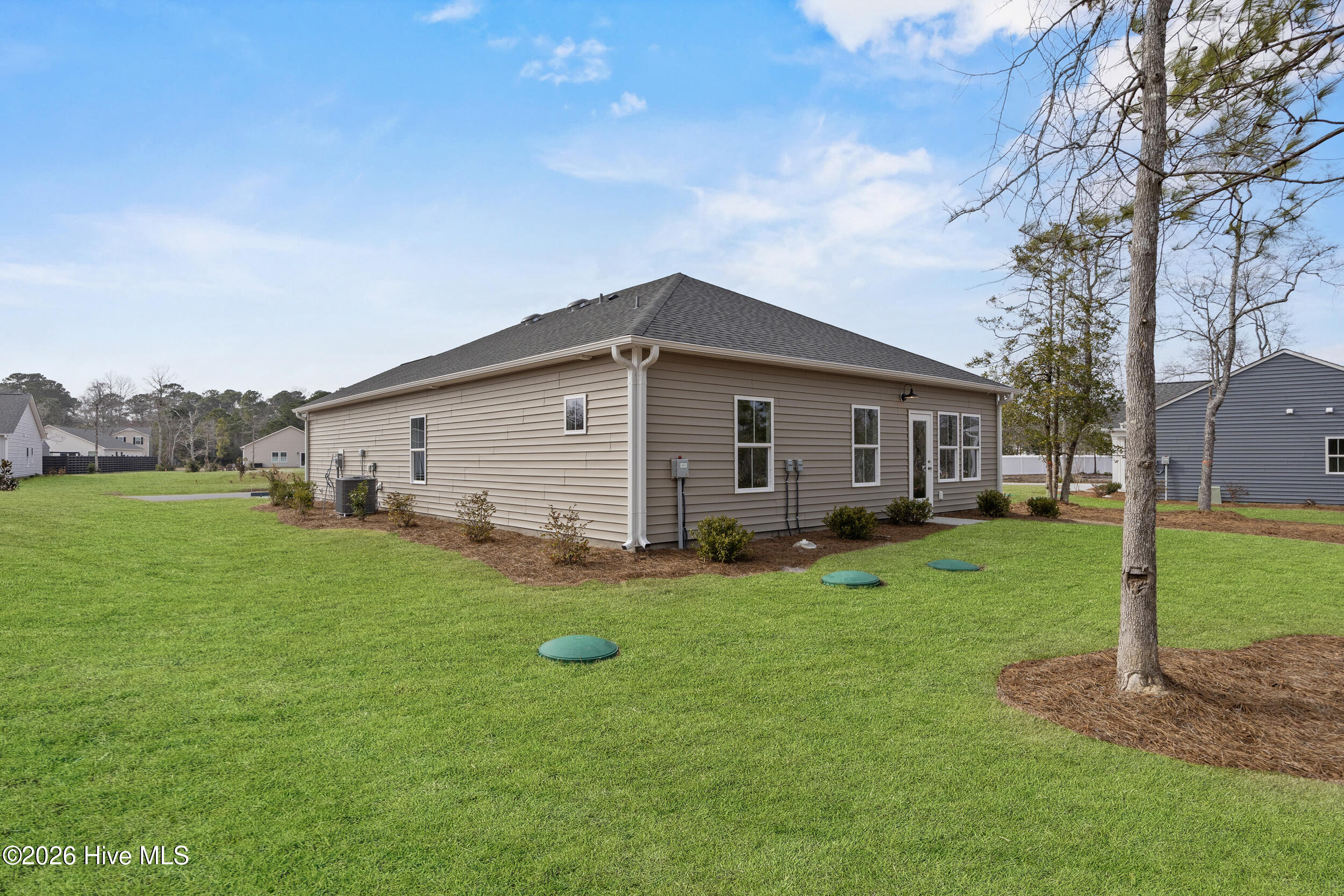 100553228 | Photo 33