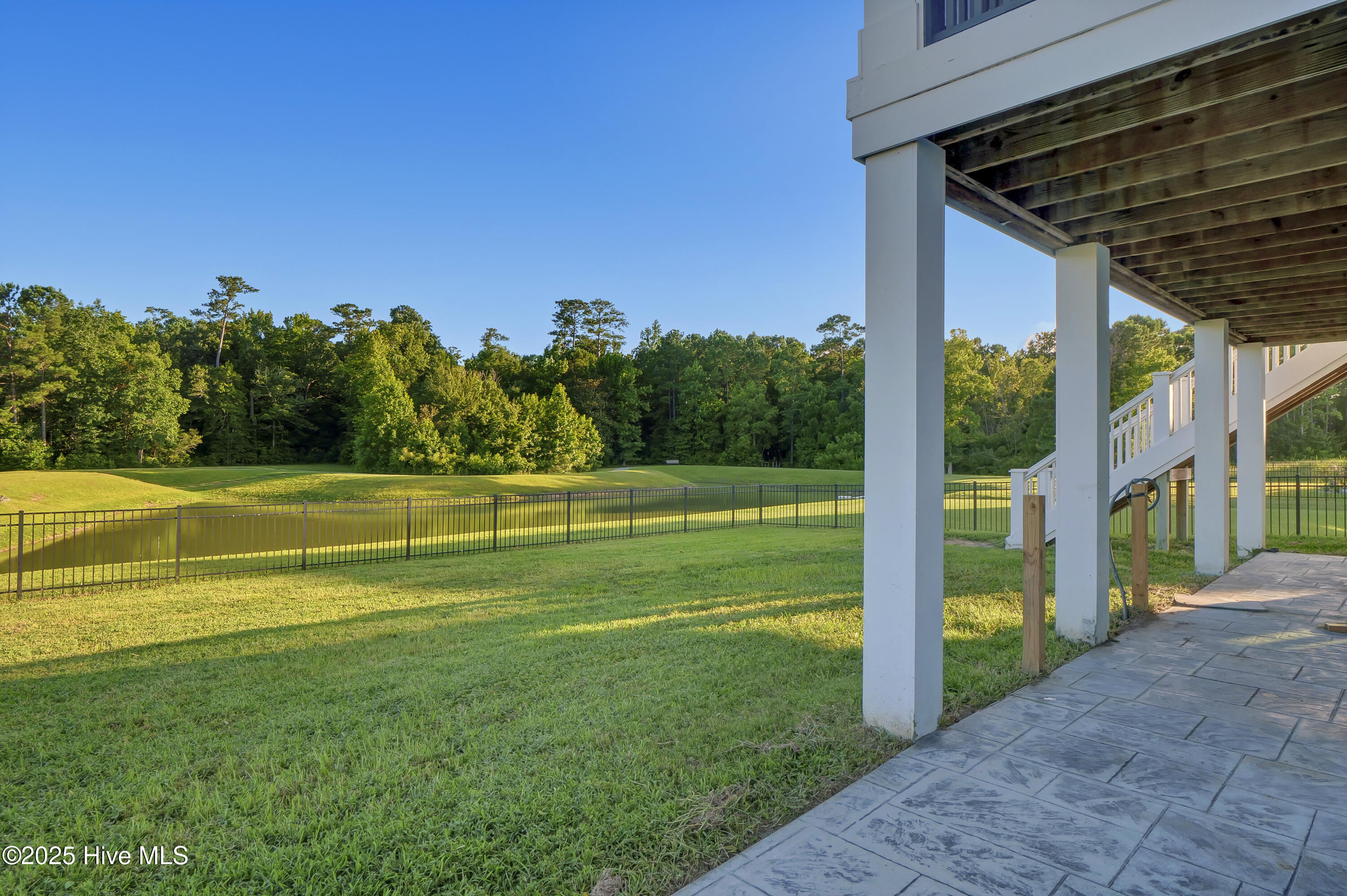 100518047 | Photo 46