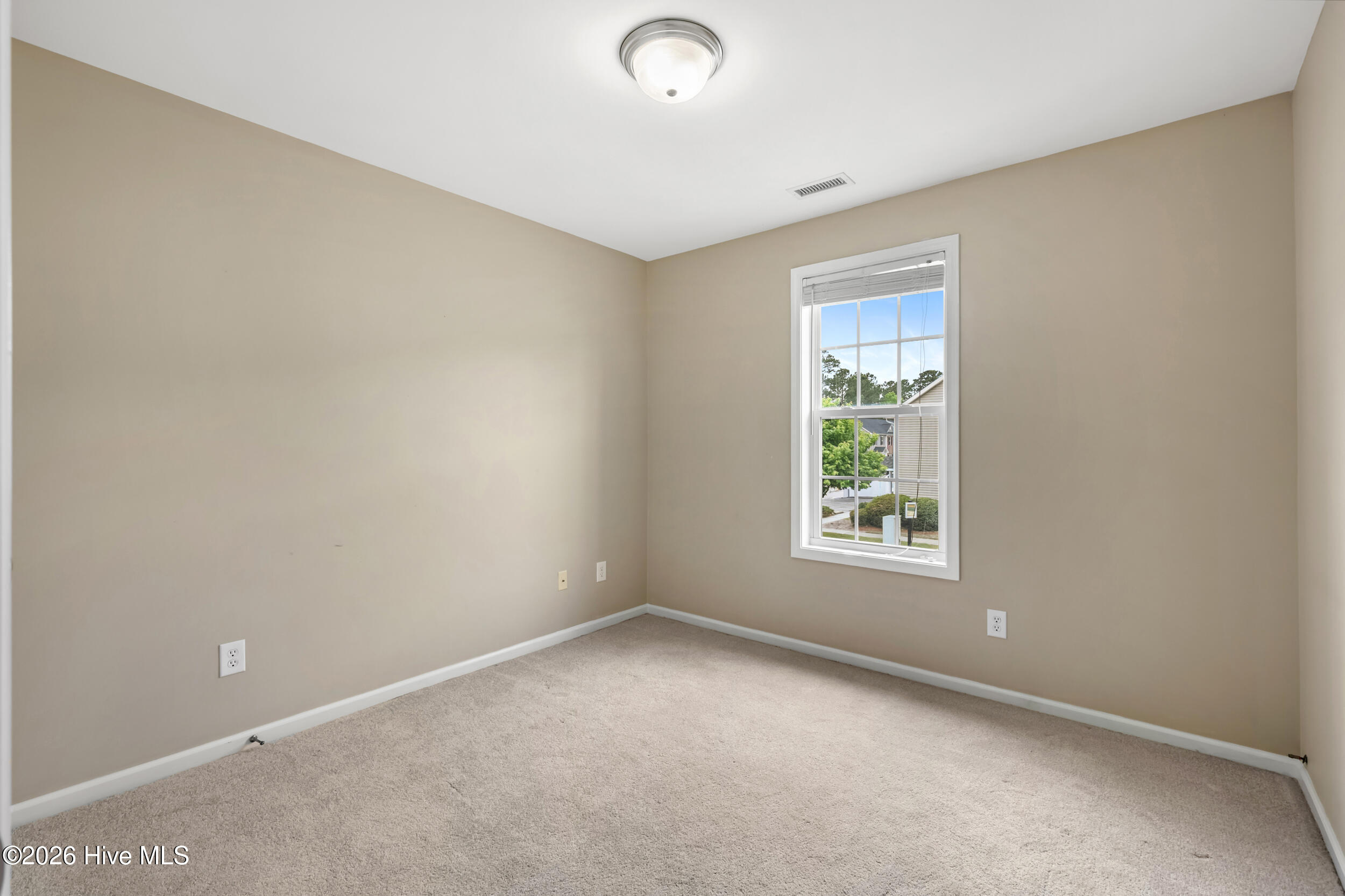 100570550 | Photo 22