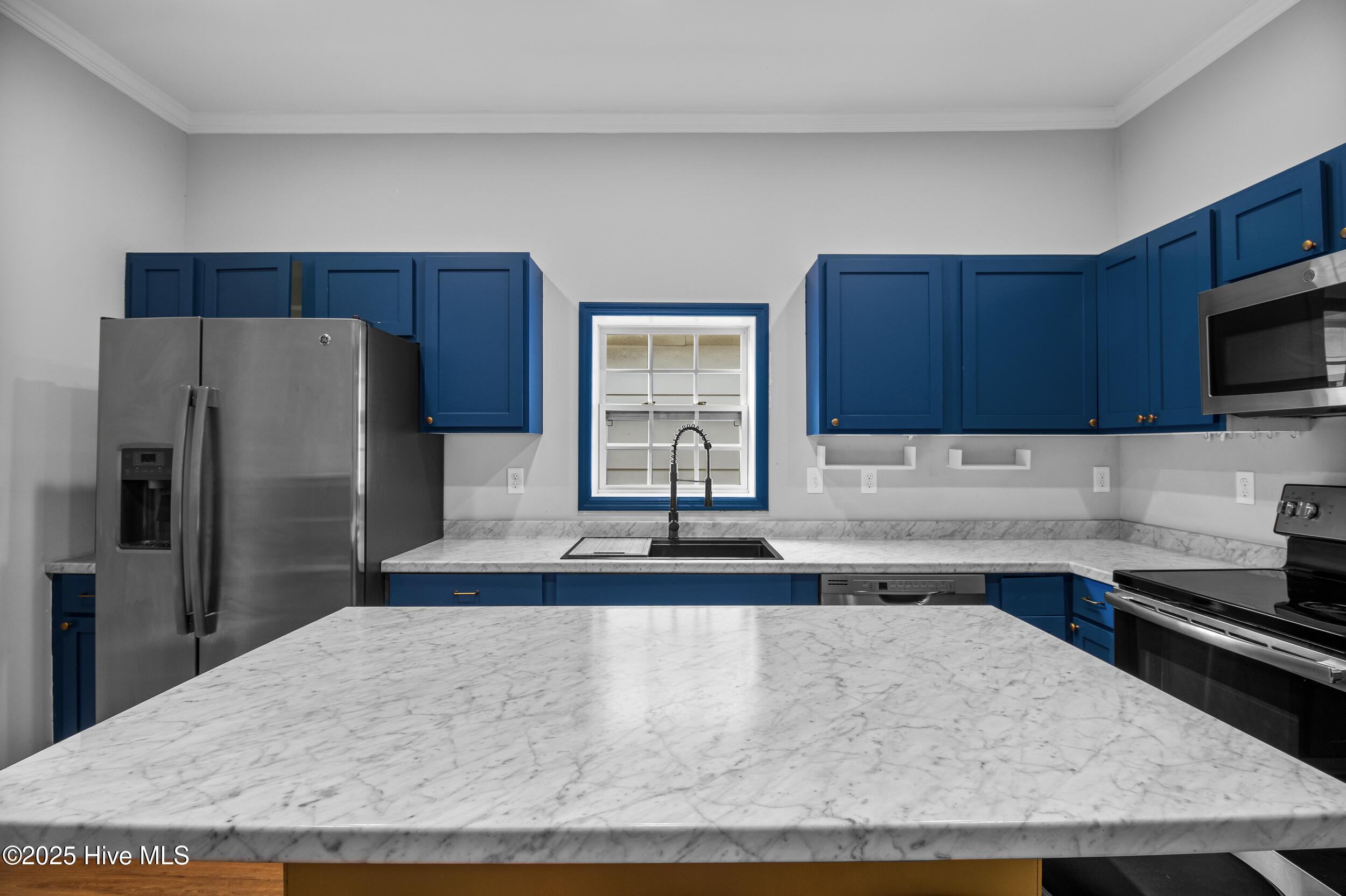 100528550 | Photo 19