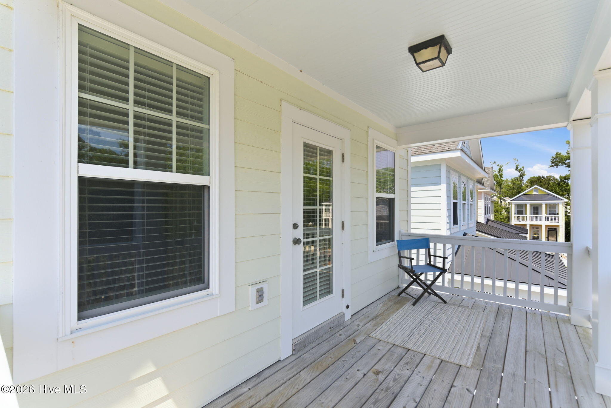 100569700 | Photo 33