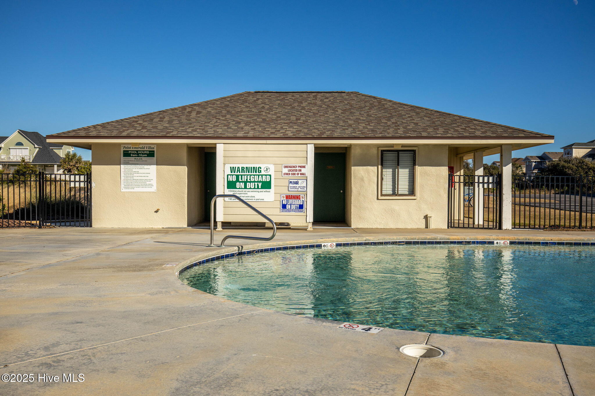 100543280 | Photo 38