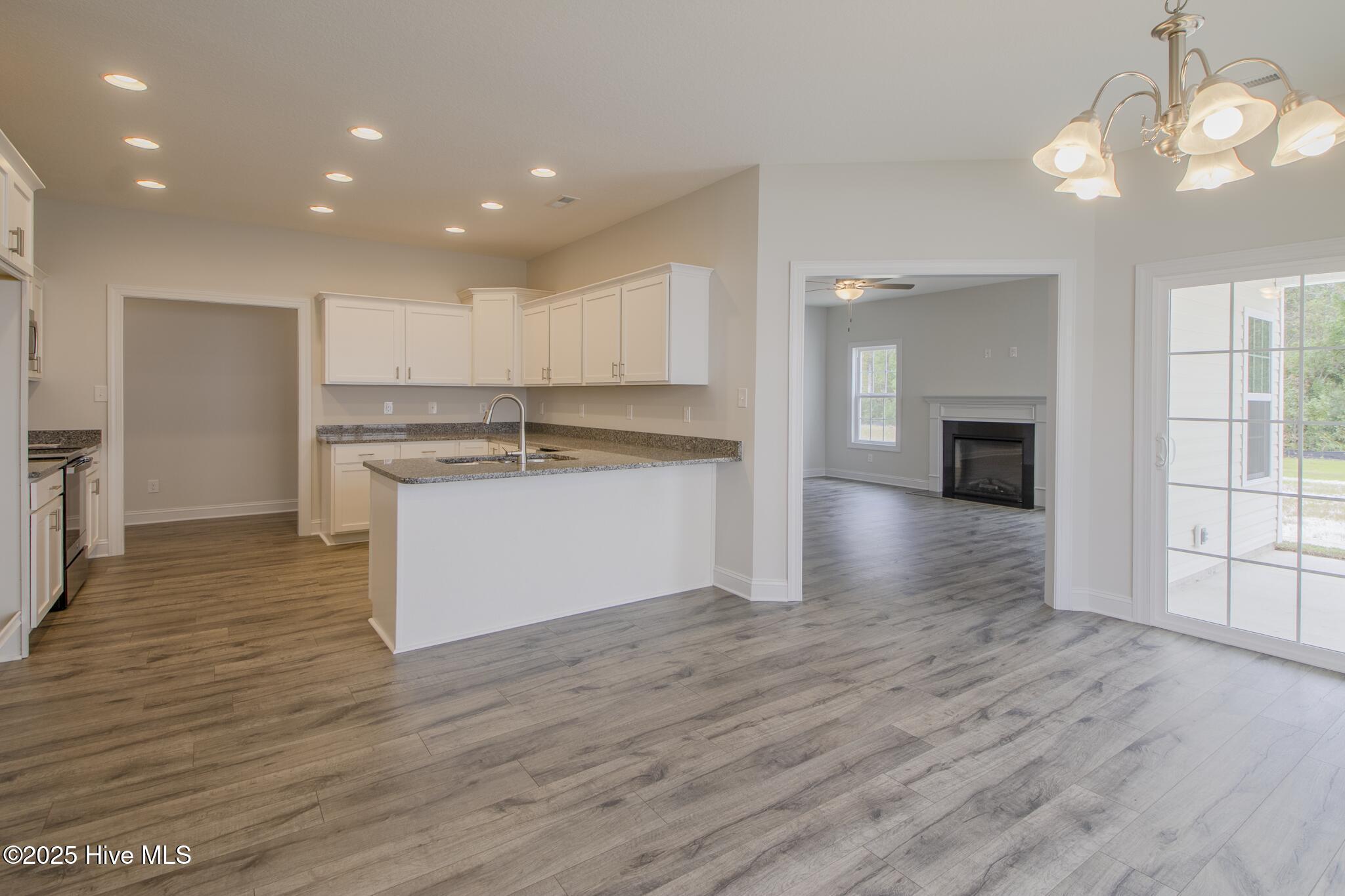 100493644 | Photo 10