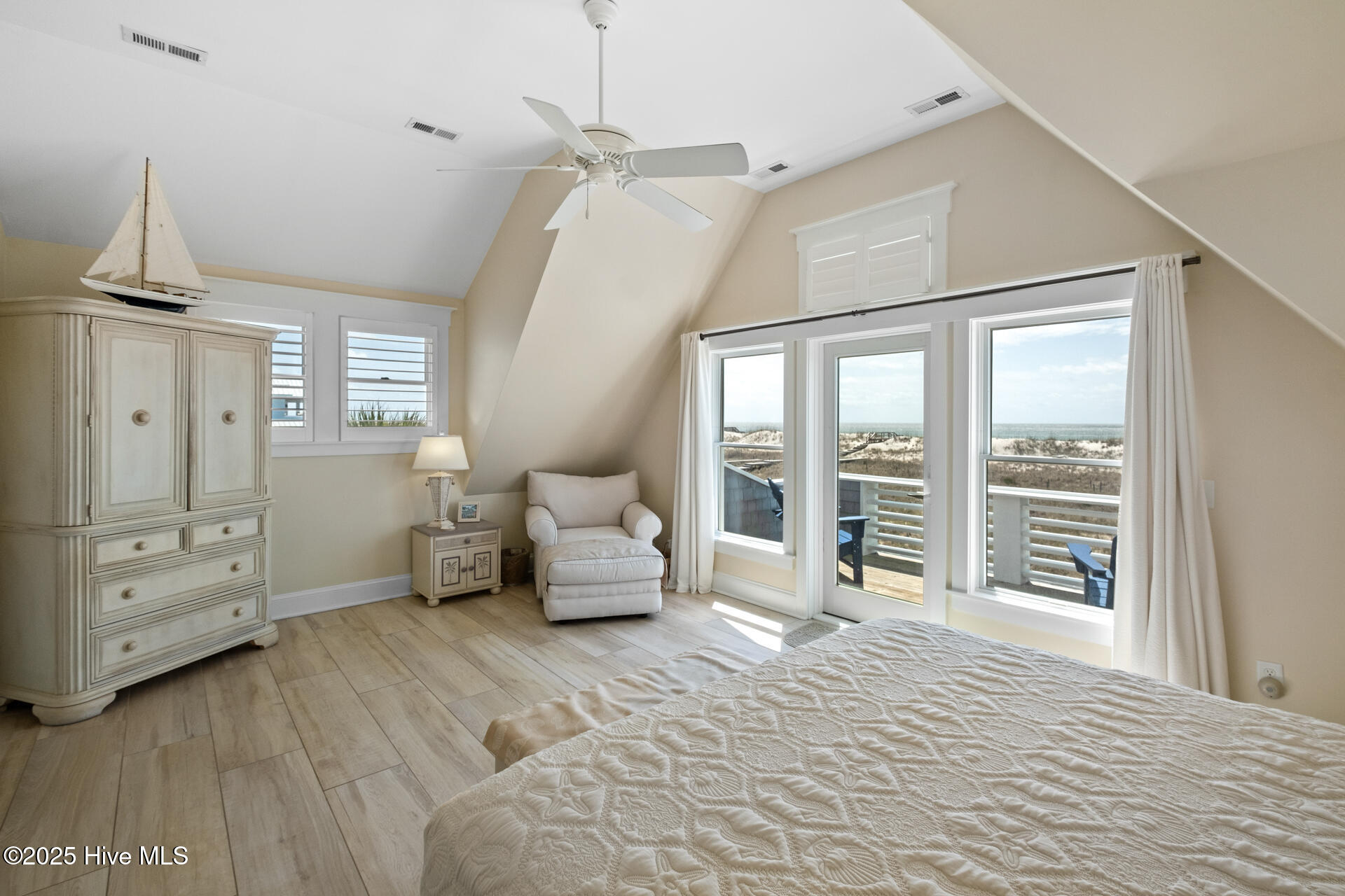 100523176 | Photo 28