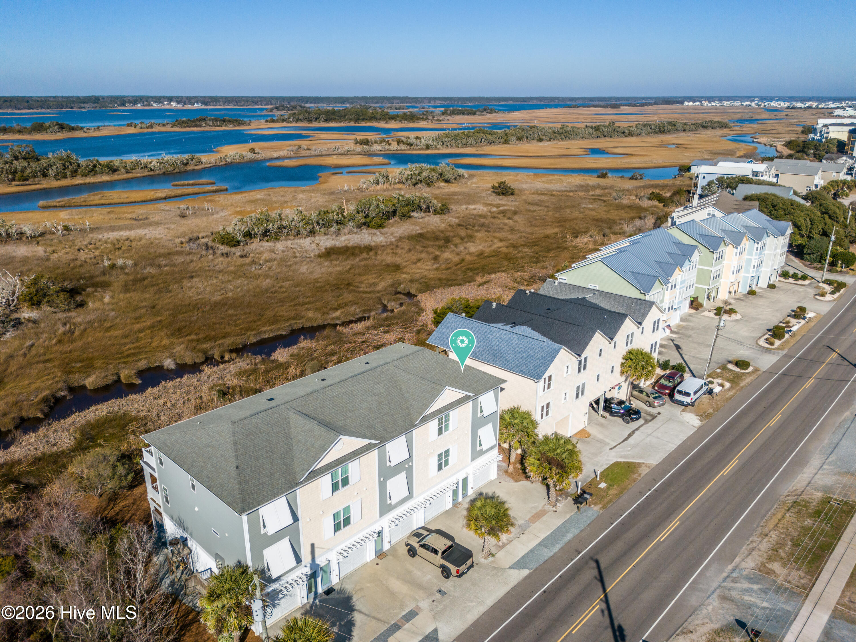 100548325 | Photo 36