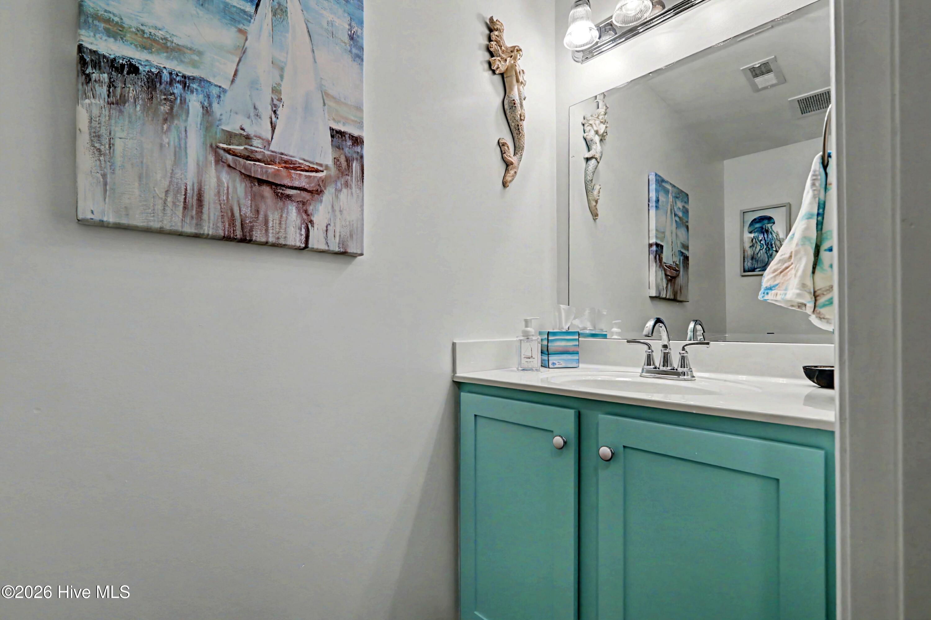 100561250 | Photo 21