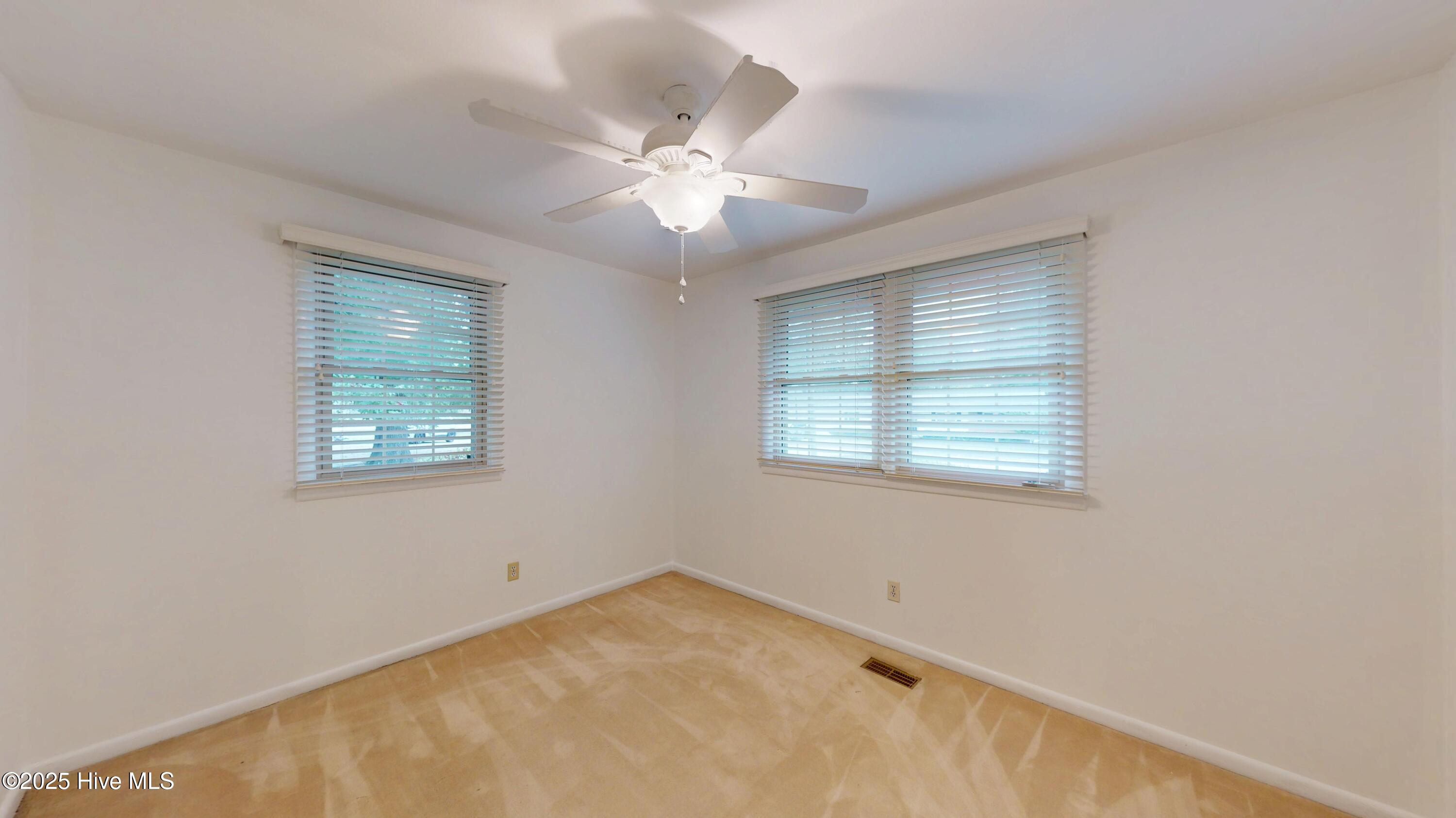 100536535 | Photo 24