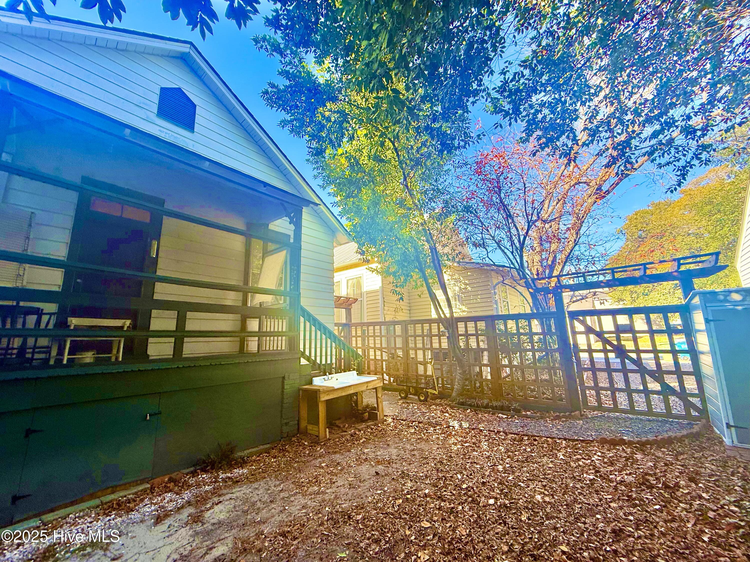 100544093 | Photo 21