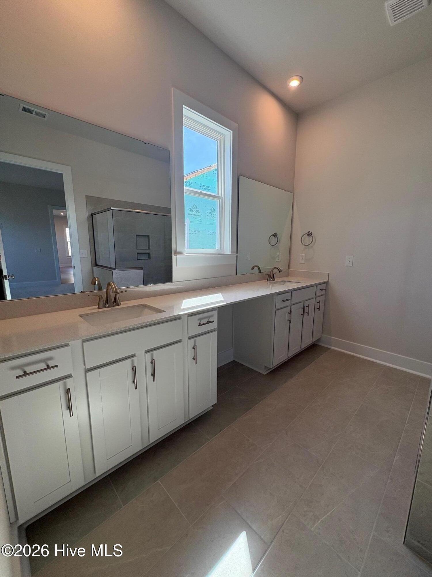 100556601 | Photo 20