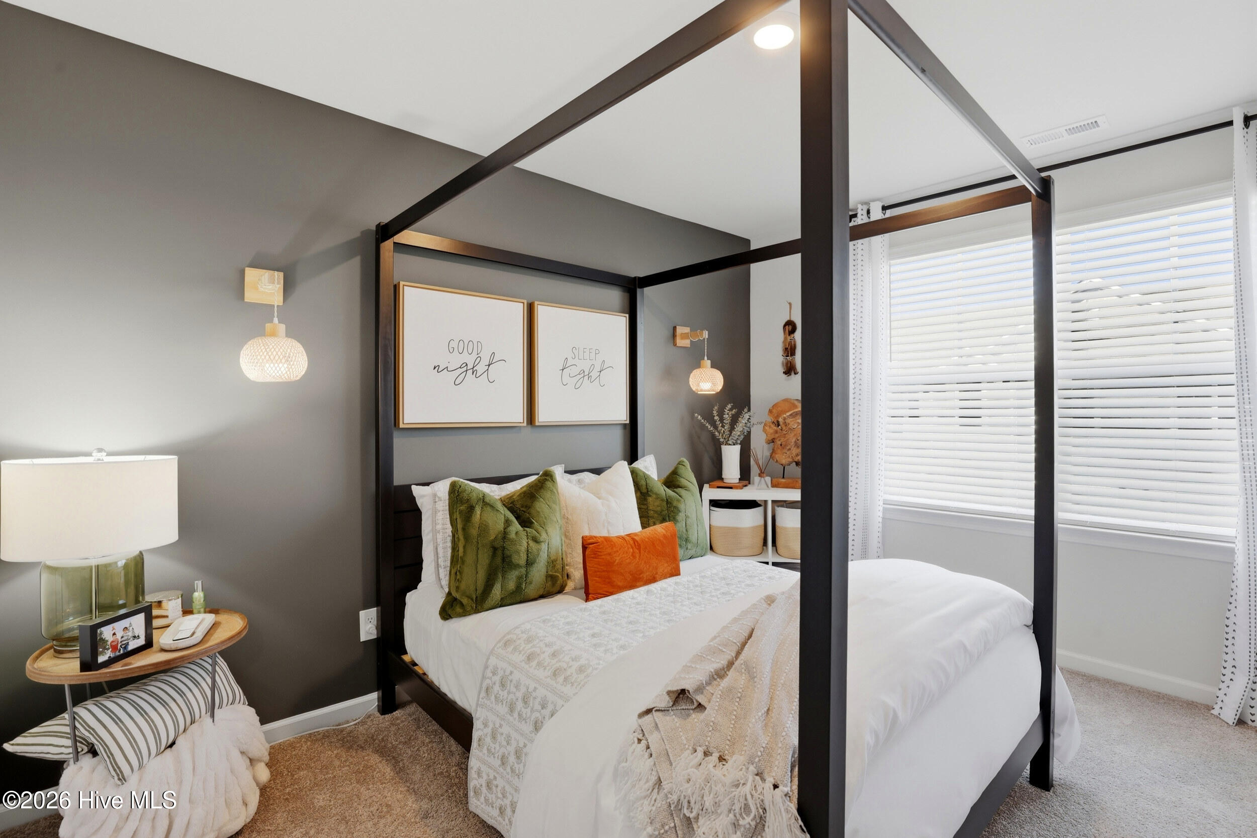 100557529 | Photo 20