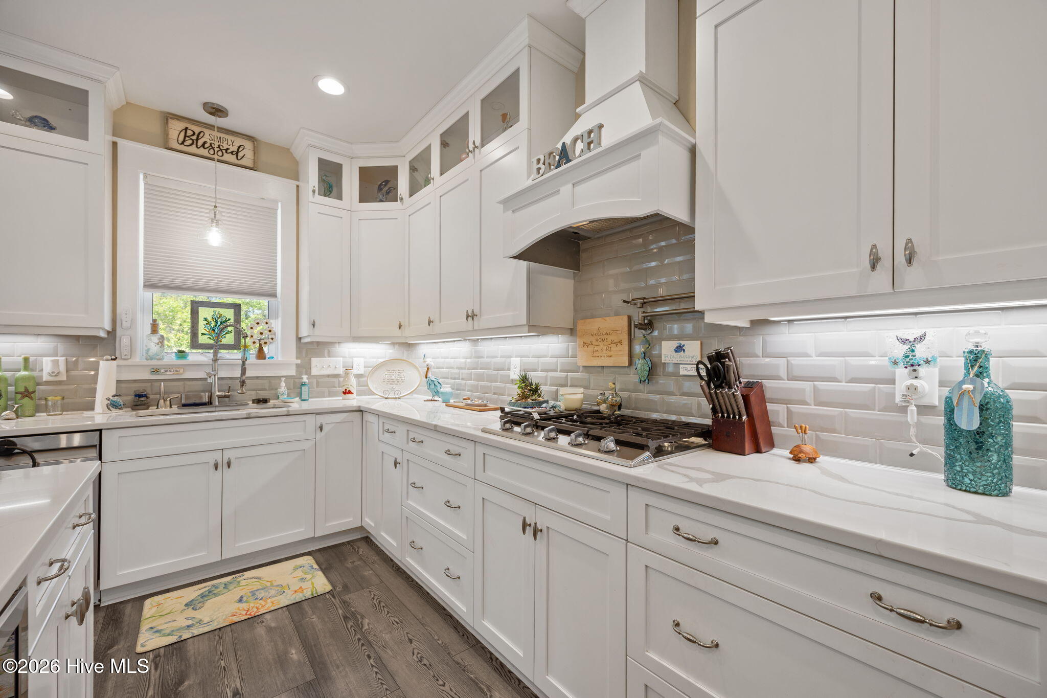 100567463 | Photo 25