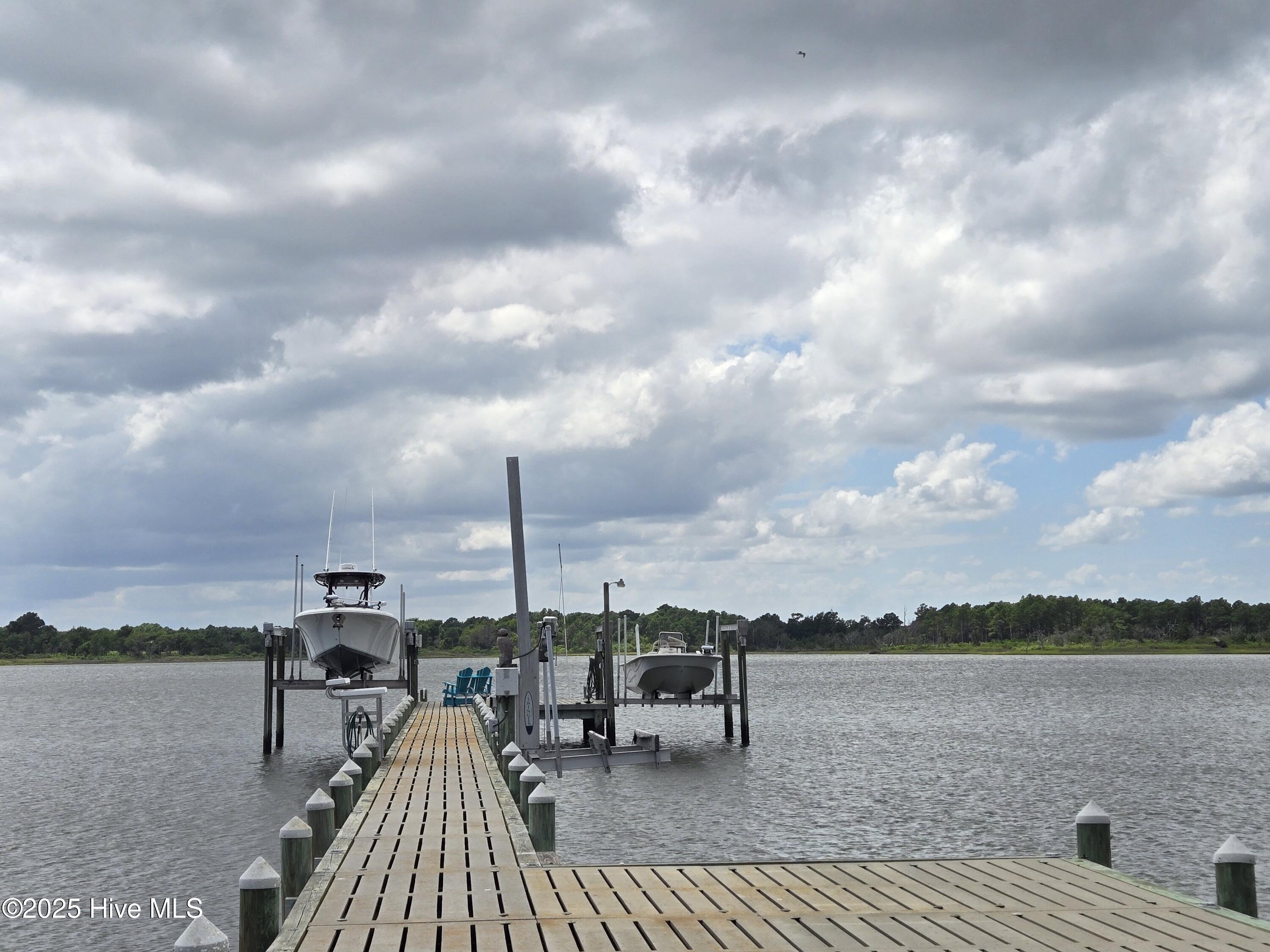 429 Live Oak Road,Newport