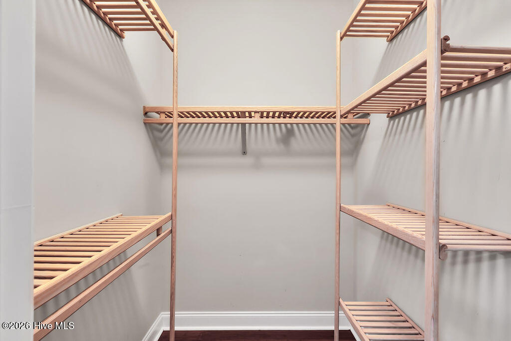 100548376 | Photo 20