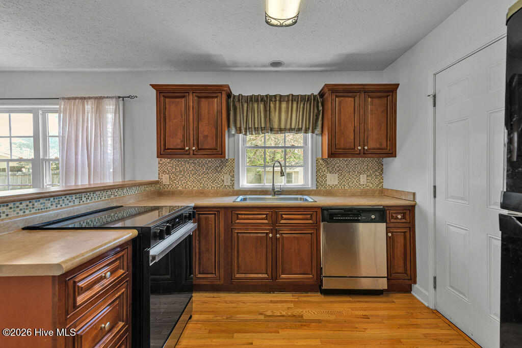 100562650 | Photo 12