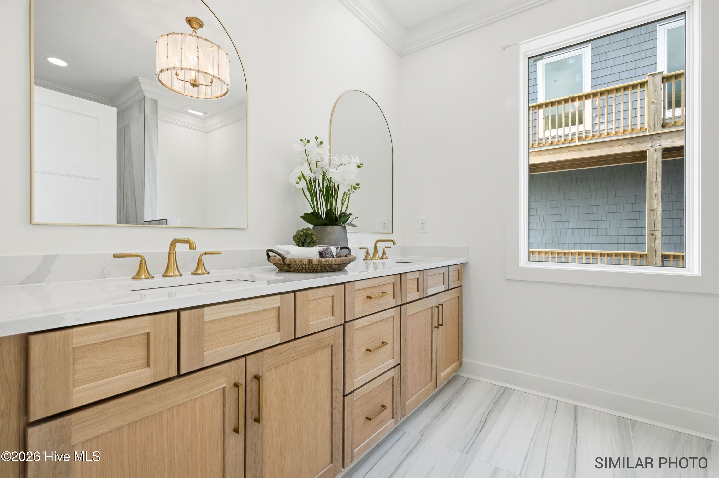 100508021 | Photo 25