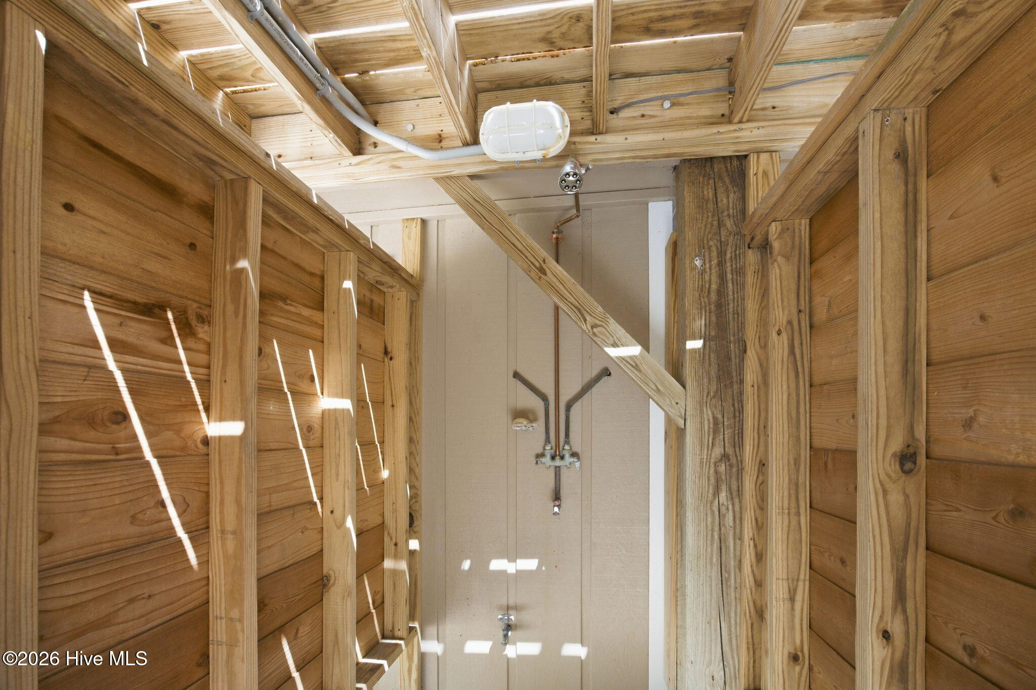 100569426 | Photo 19