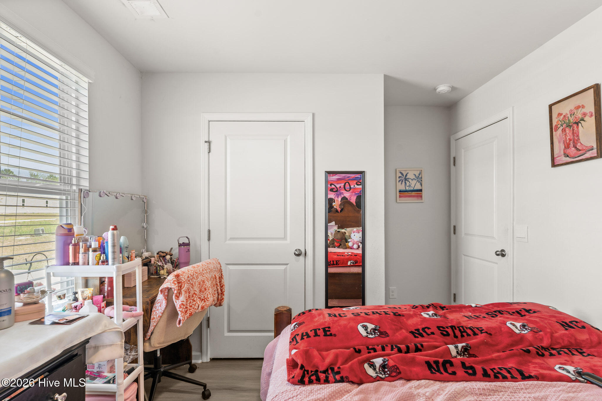 100566662 | Photo 41