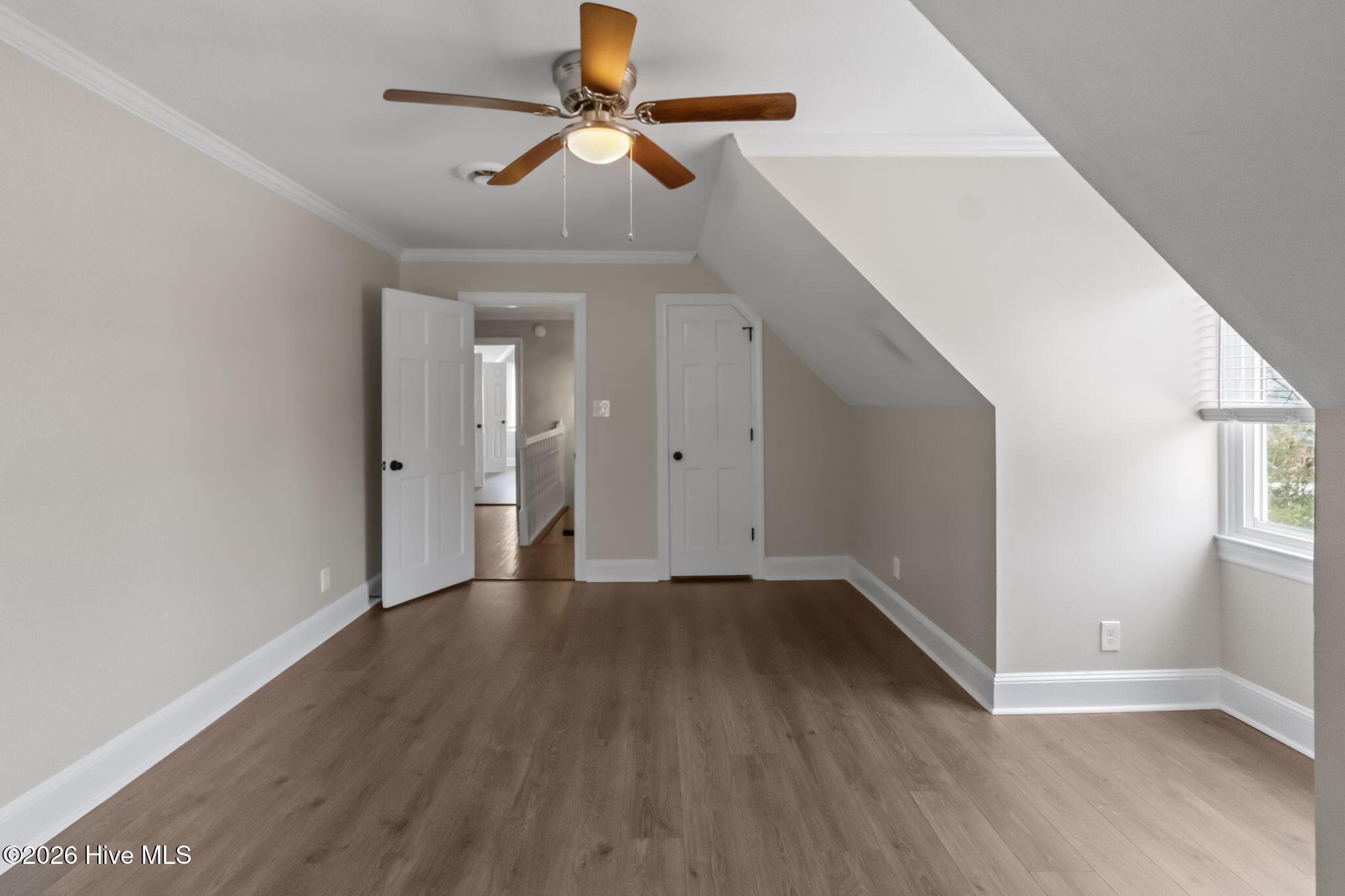 100560043 | Photo 37