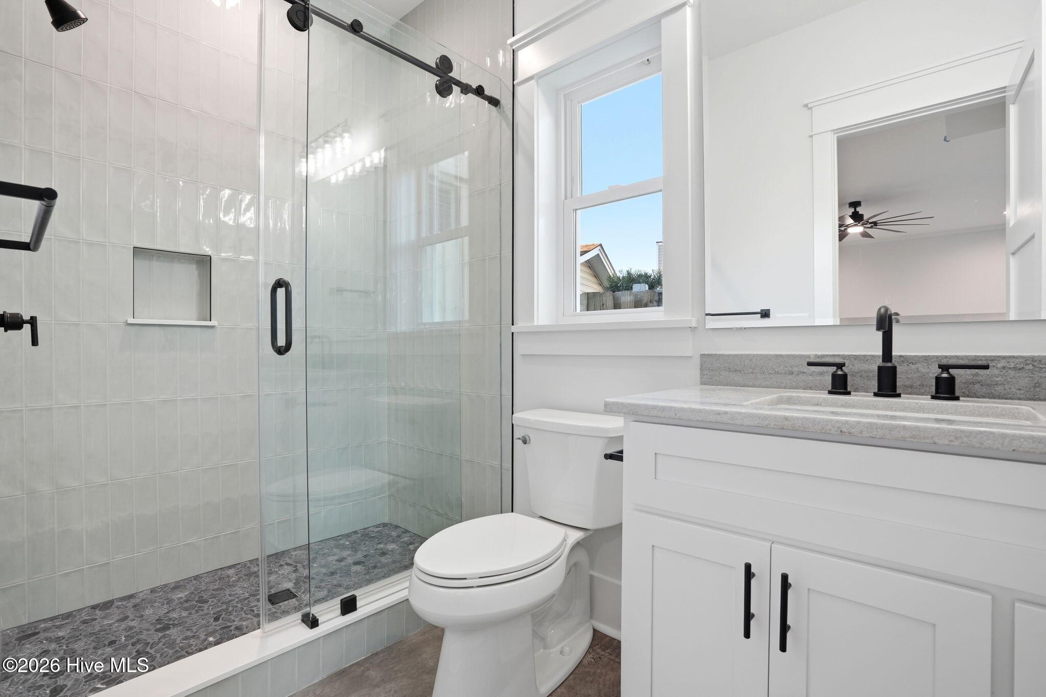 100554996 | Photo 18