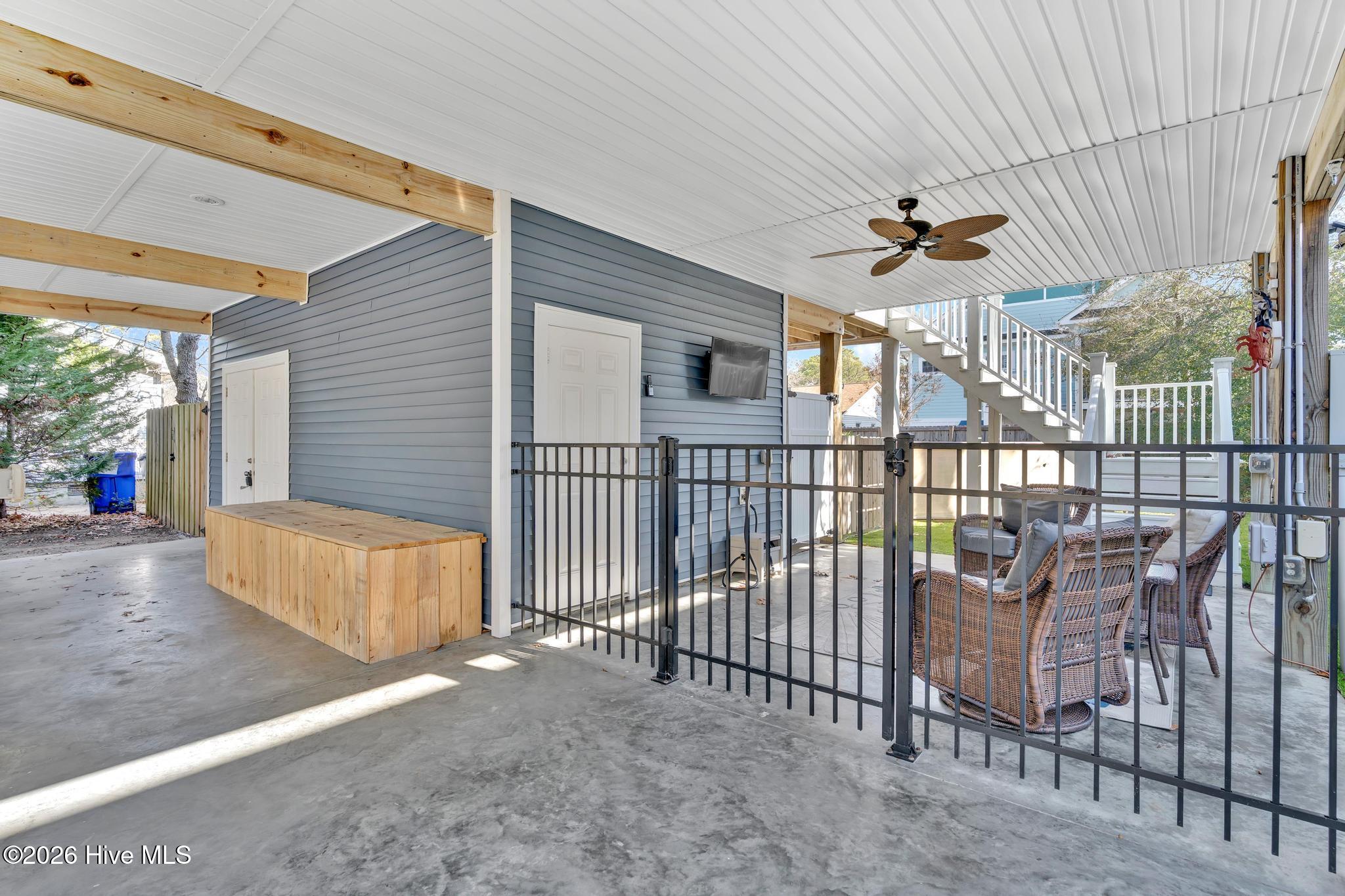 100548607 | Photo 36