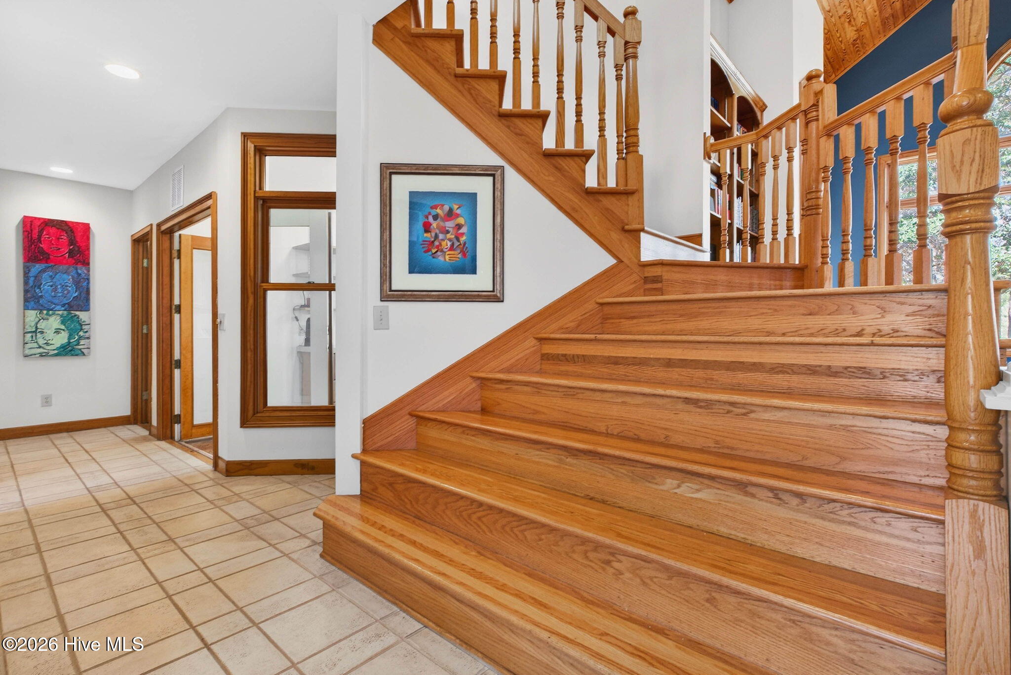 100564885 | Photo 50