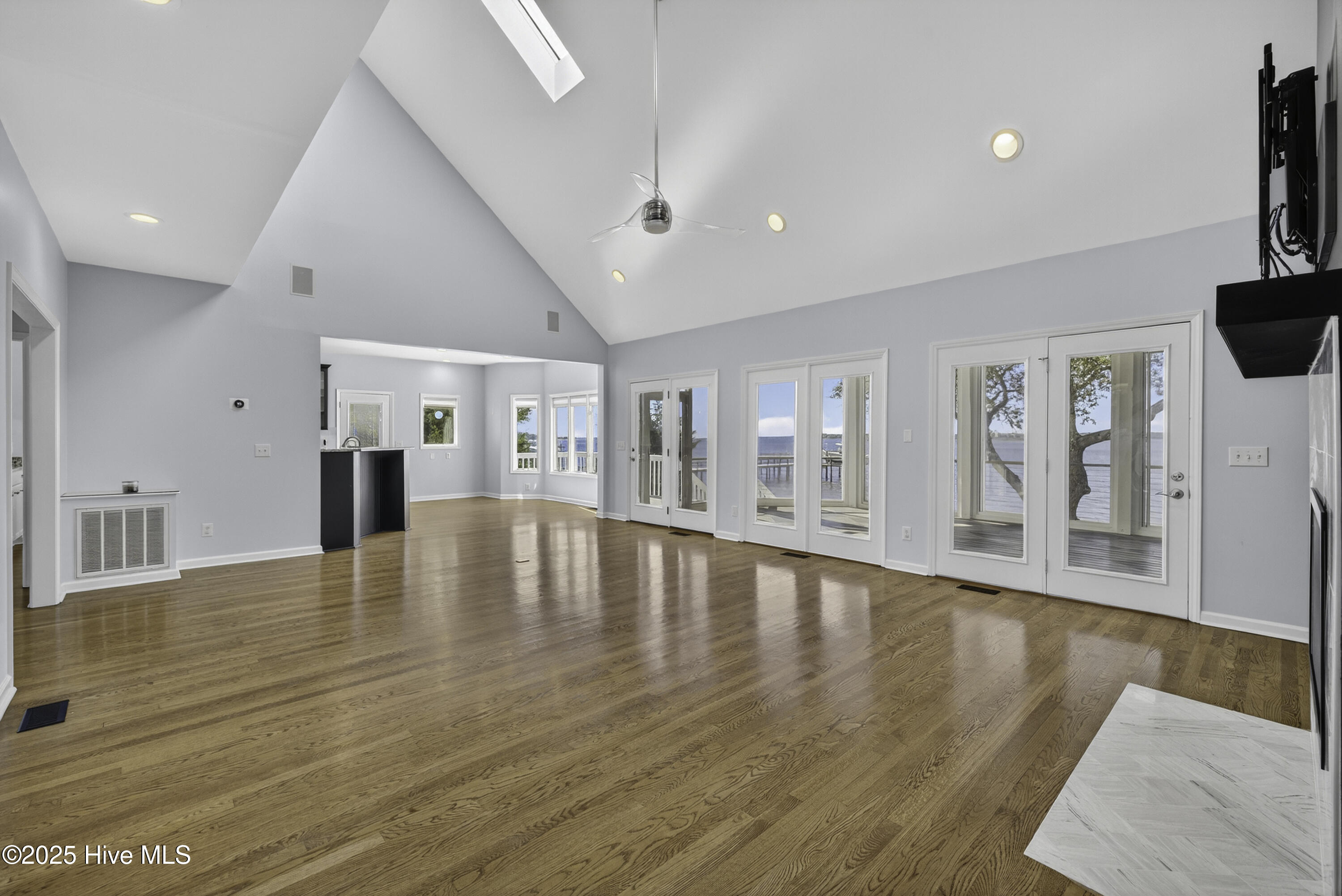 100539038 | Photo 32