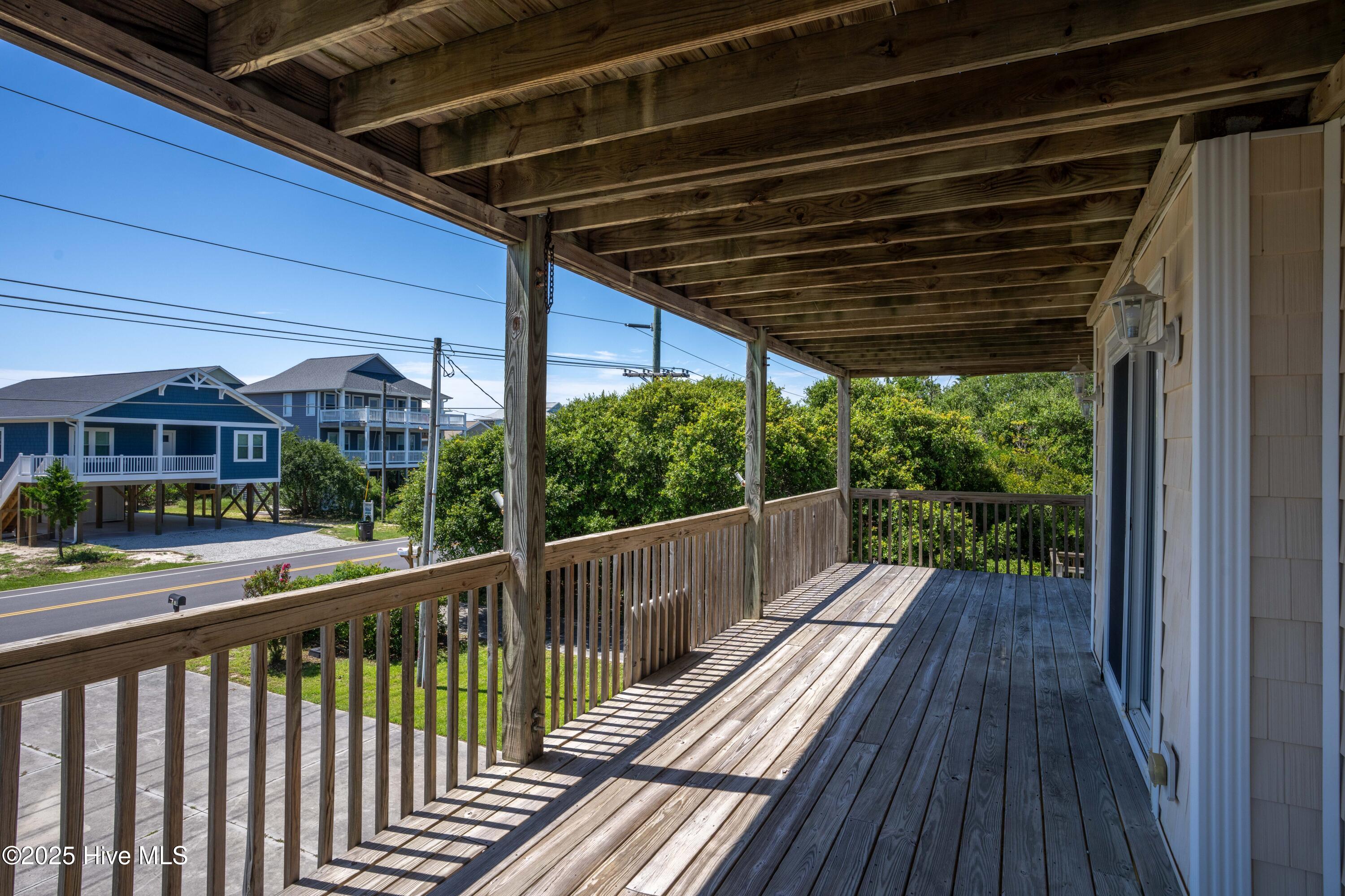 100524182 | Photo 11