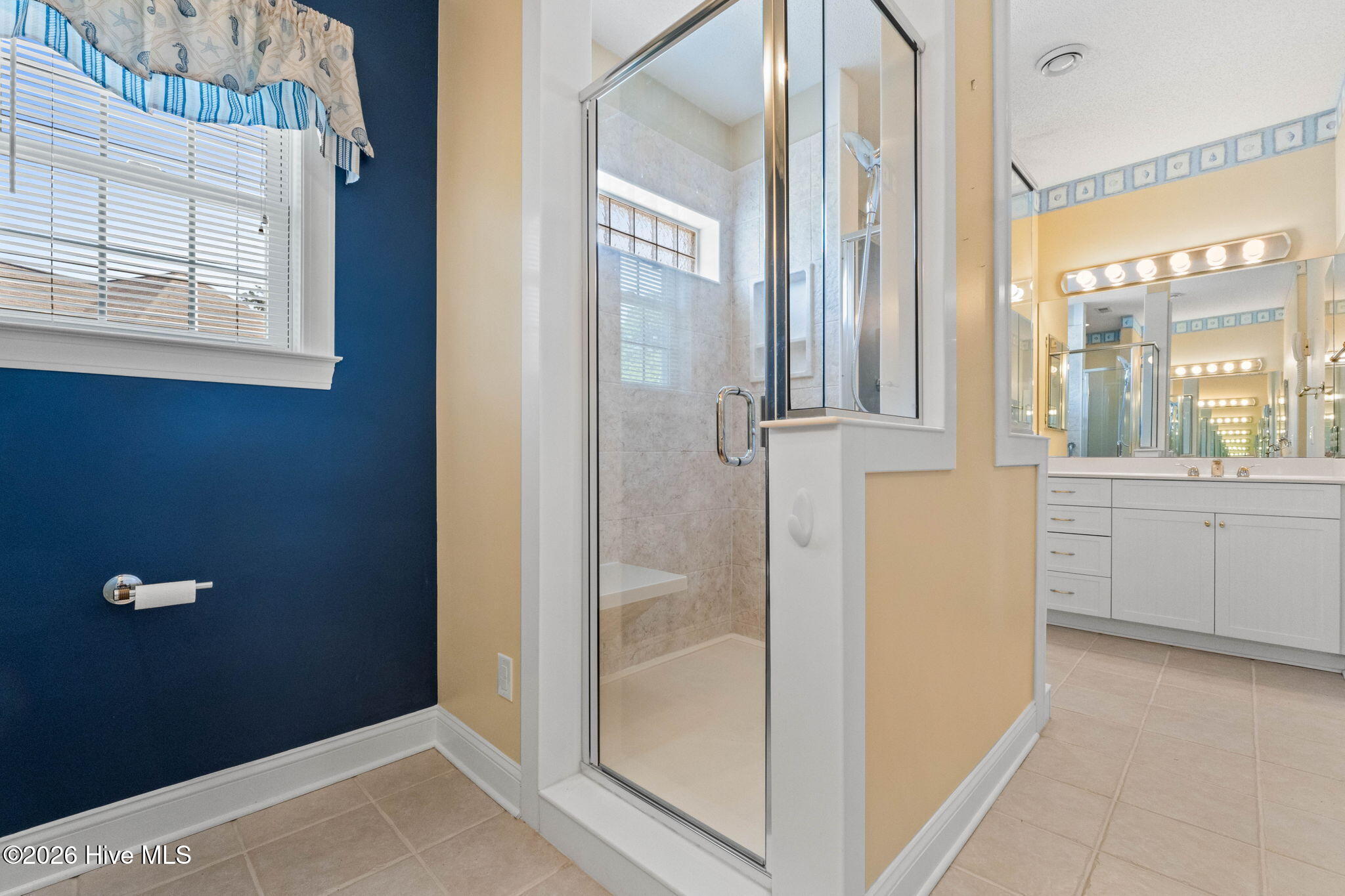 100567537 | Photo 44