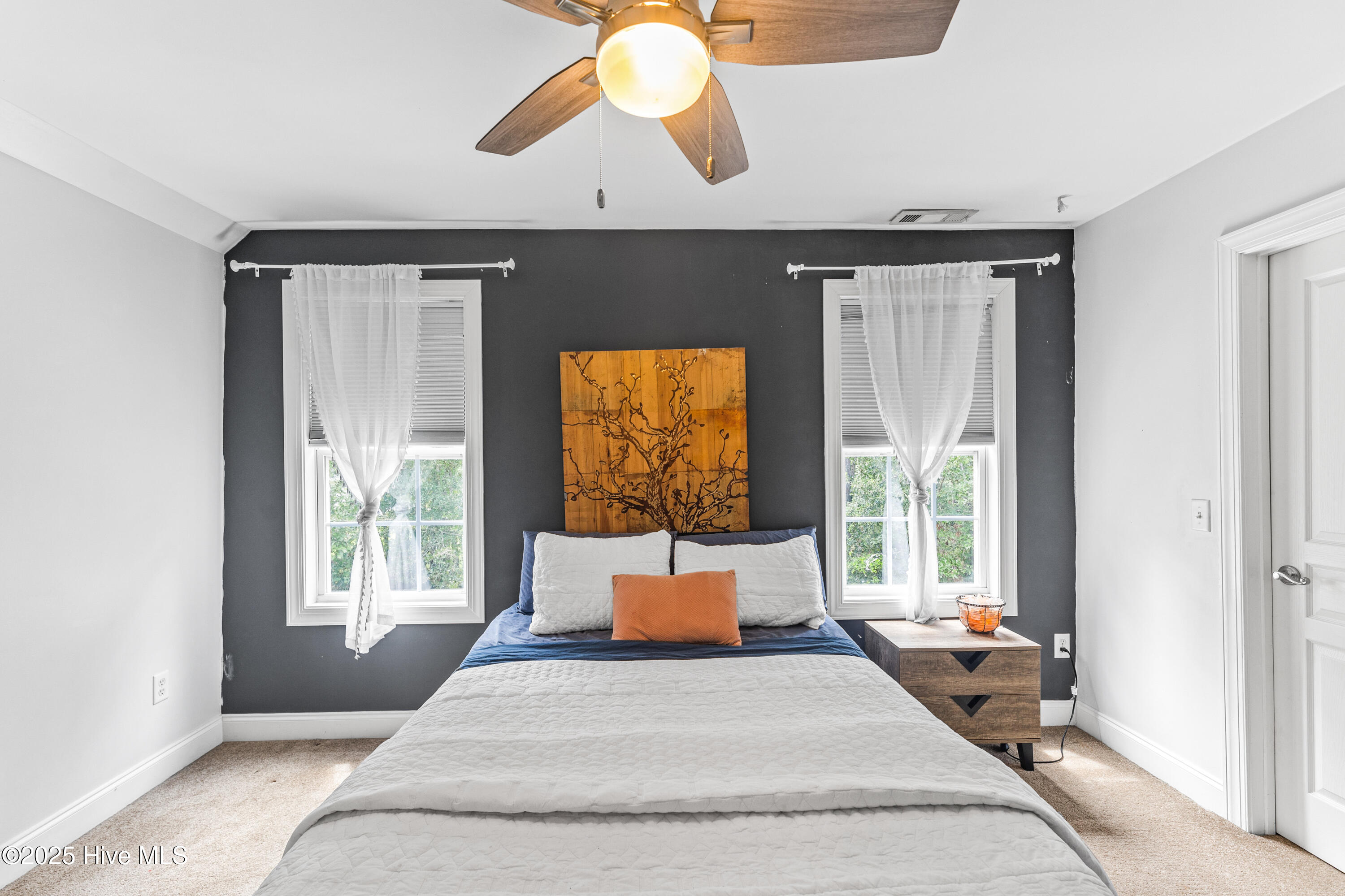 100520720 | Photo 26