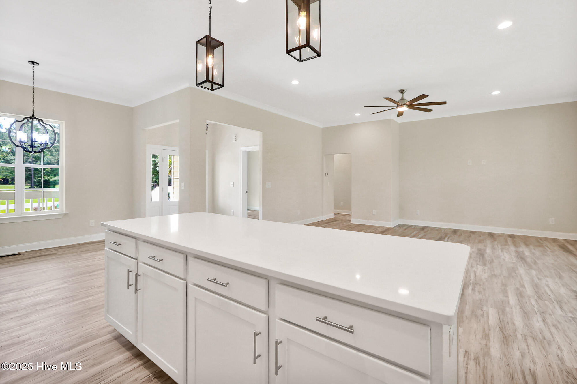 100482648 | Photo 15