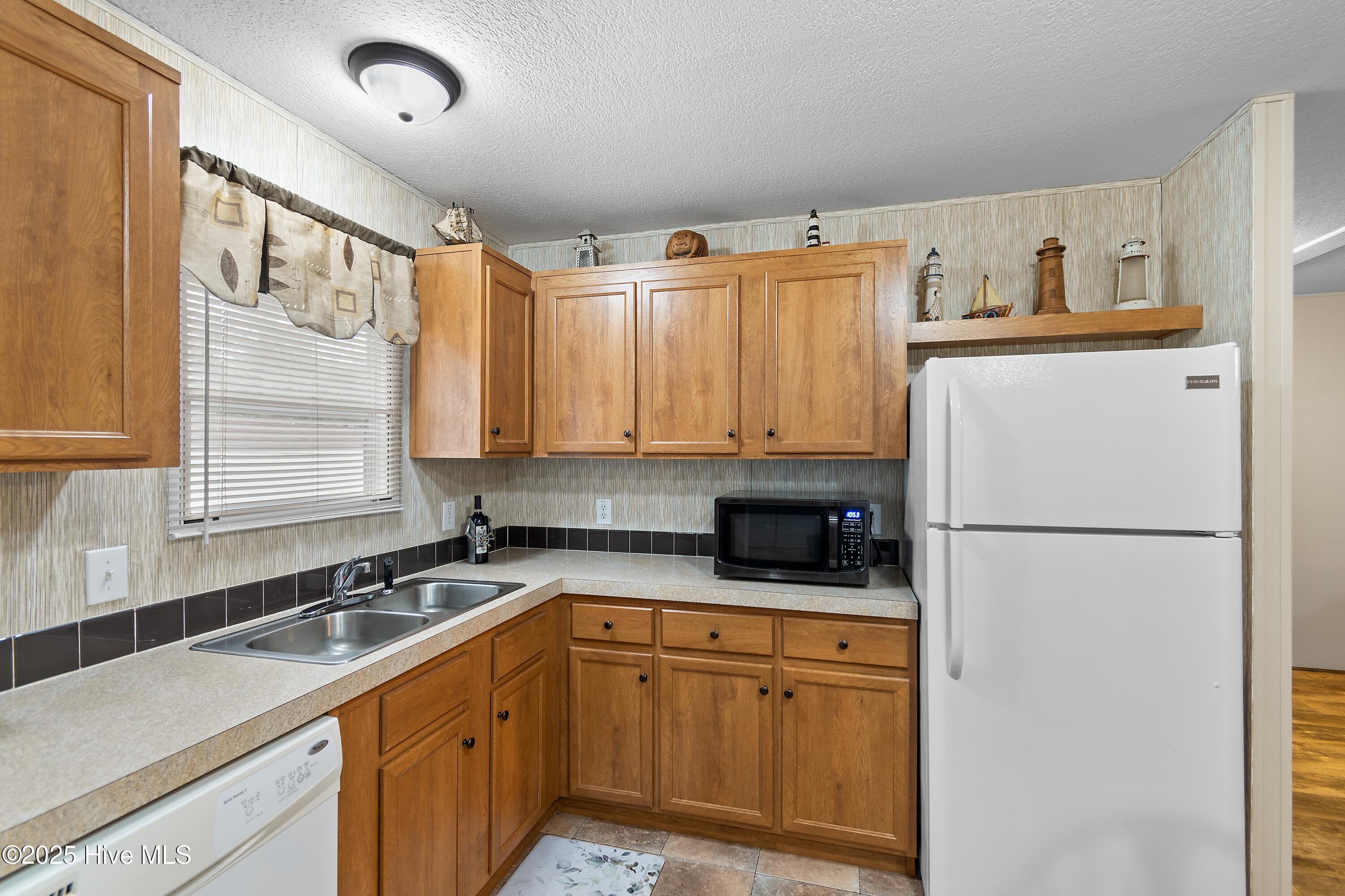 100570016 | Photo 19