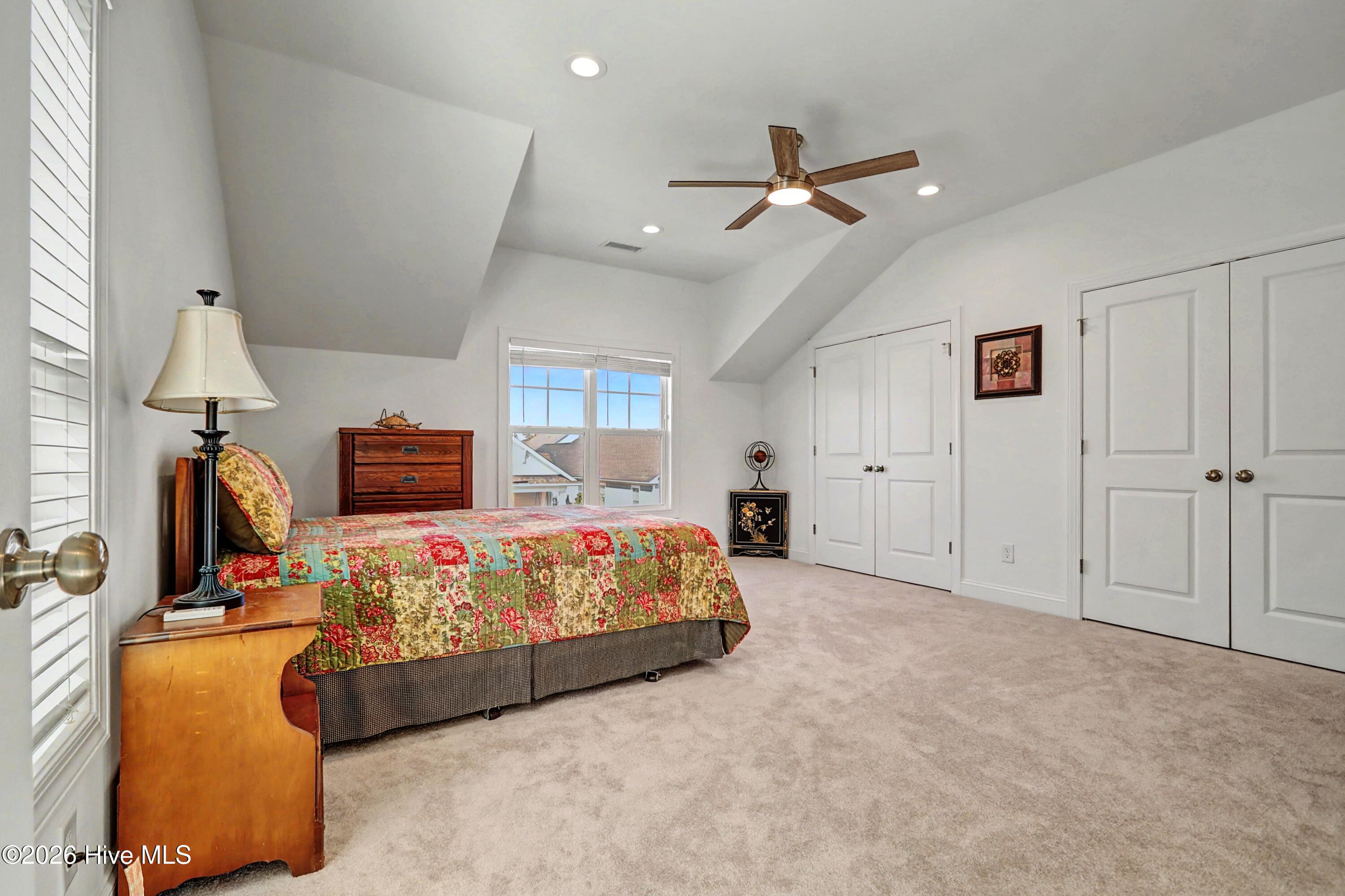 100553259 | Photo 31