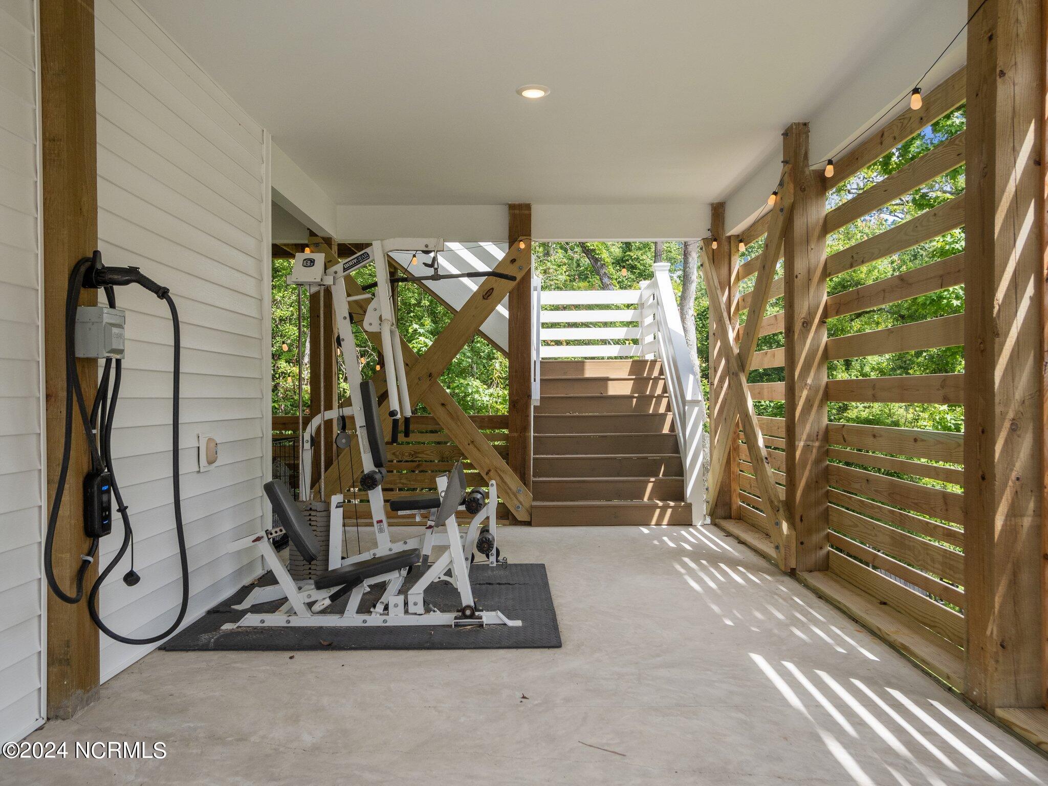 100560825 | Photo 14