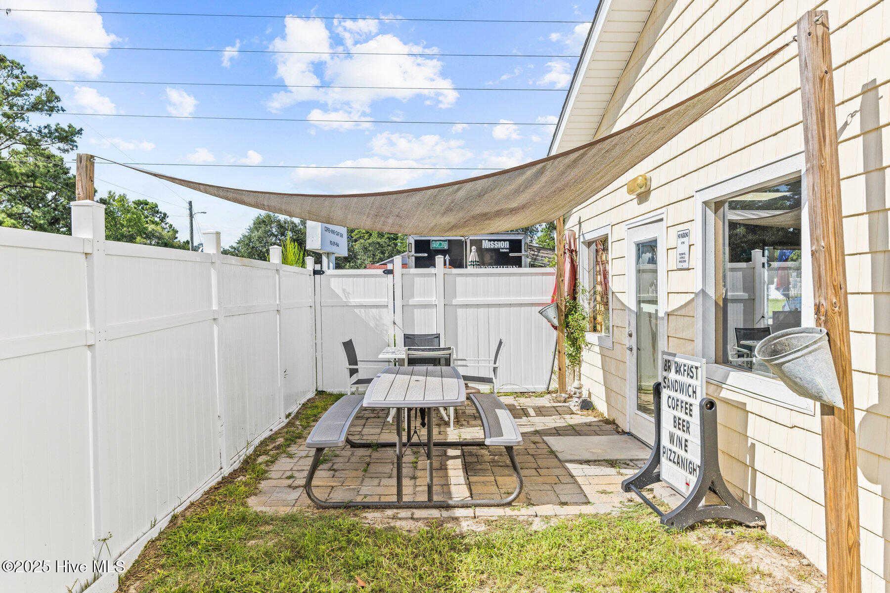 100528251 | Photo 29