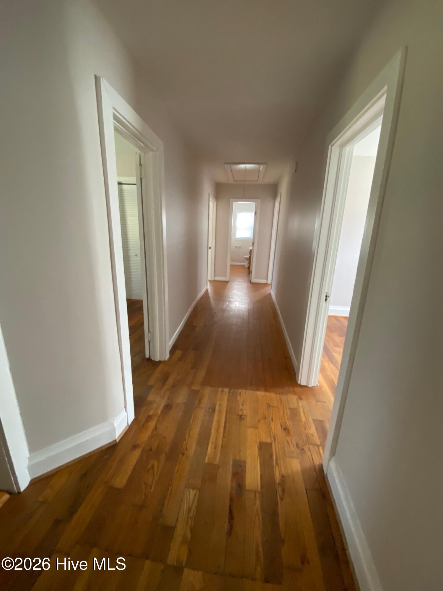 100565723 | Photo 11