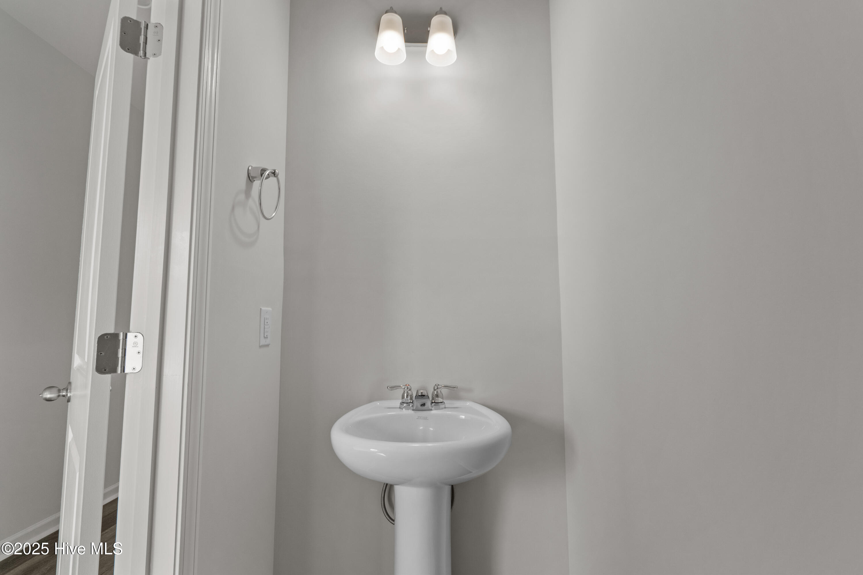 100536567 | Photo 32