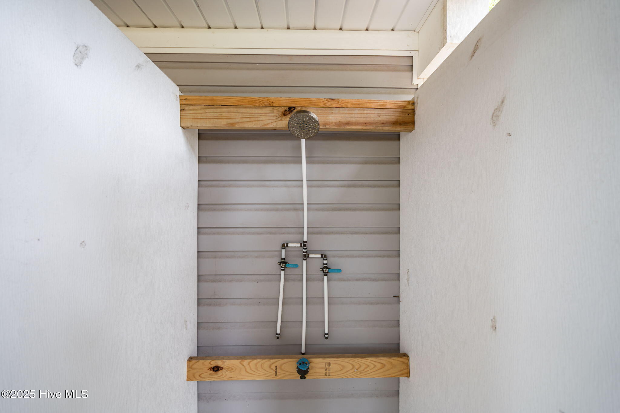 100523824 | Photo 53