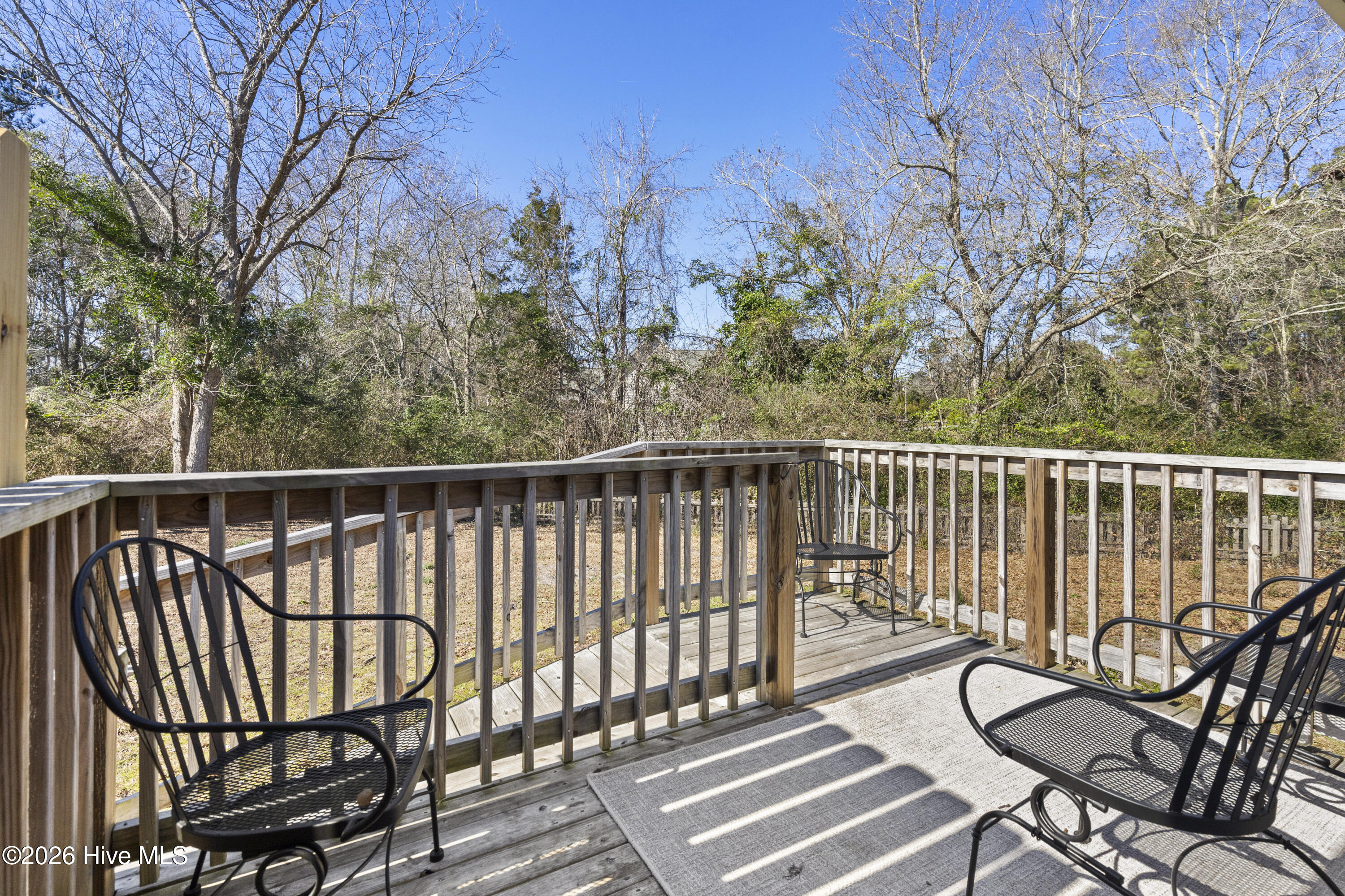 100553037 | Photo 35